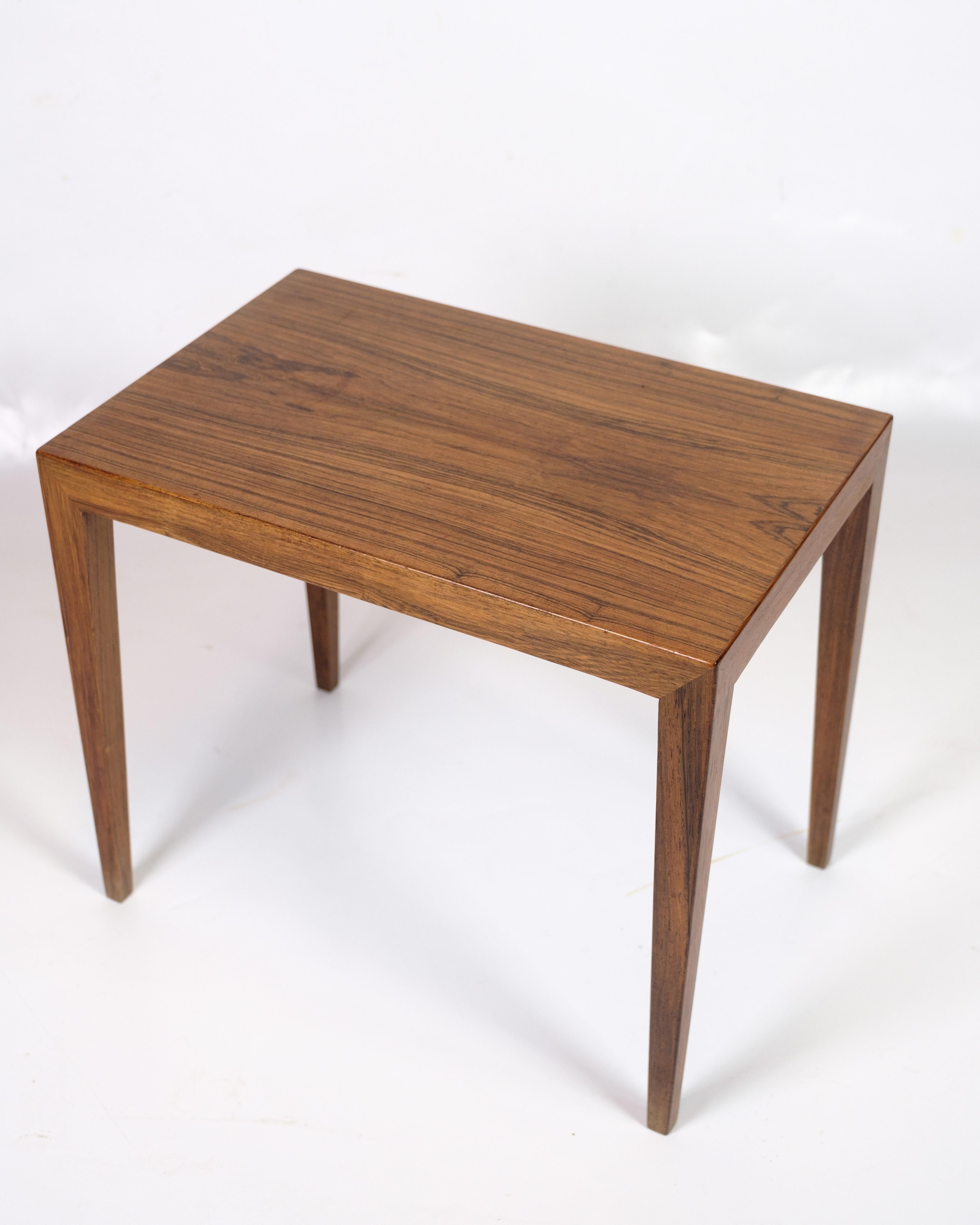 Ensemble de 2 tables d'appoint/de chevet en bois de rose, modèle 41B, conçu par Severin Hansen et fabriqué par Haslev Møbelfabrik dans les années 1960.

Severin Hansen était un designer de meubles danois connu pour ses meubles élégants et au profil