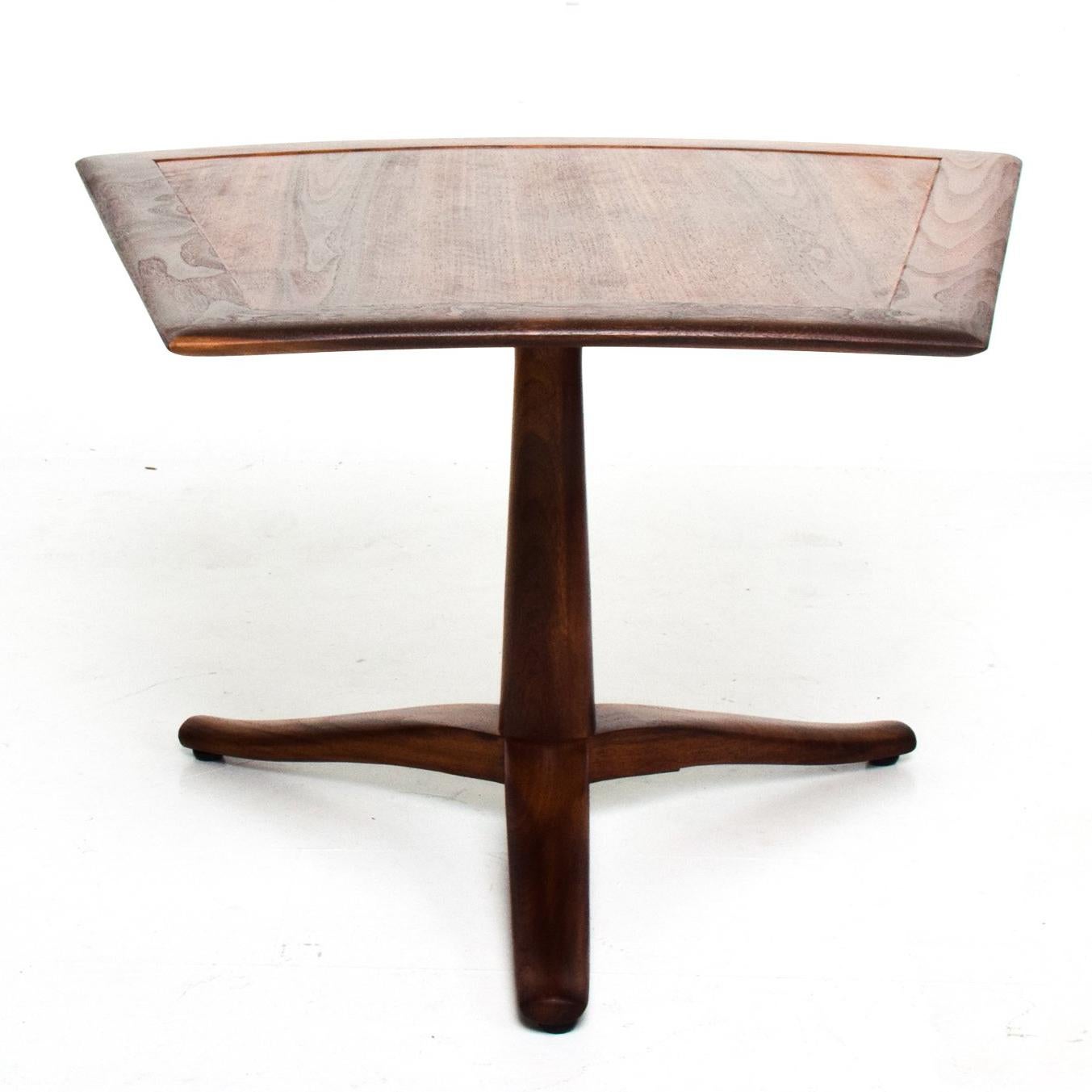 Milieu du XXe siècle Table d'appoint Wedge des années 1960 par Barney Flagg Parallel pour Drexel en vente
