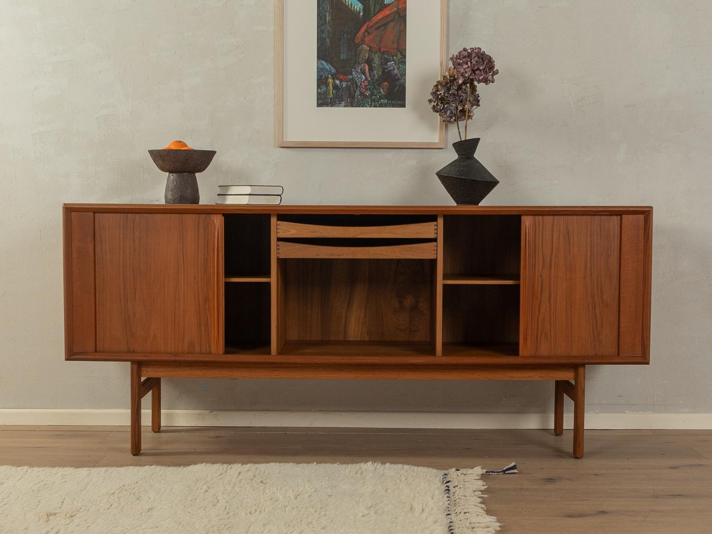 Mid-Century Modern Buffet 156, Bernhard Pedersen & Søn en vente