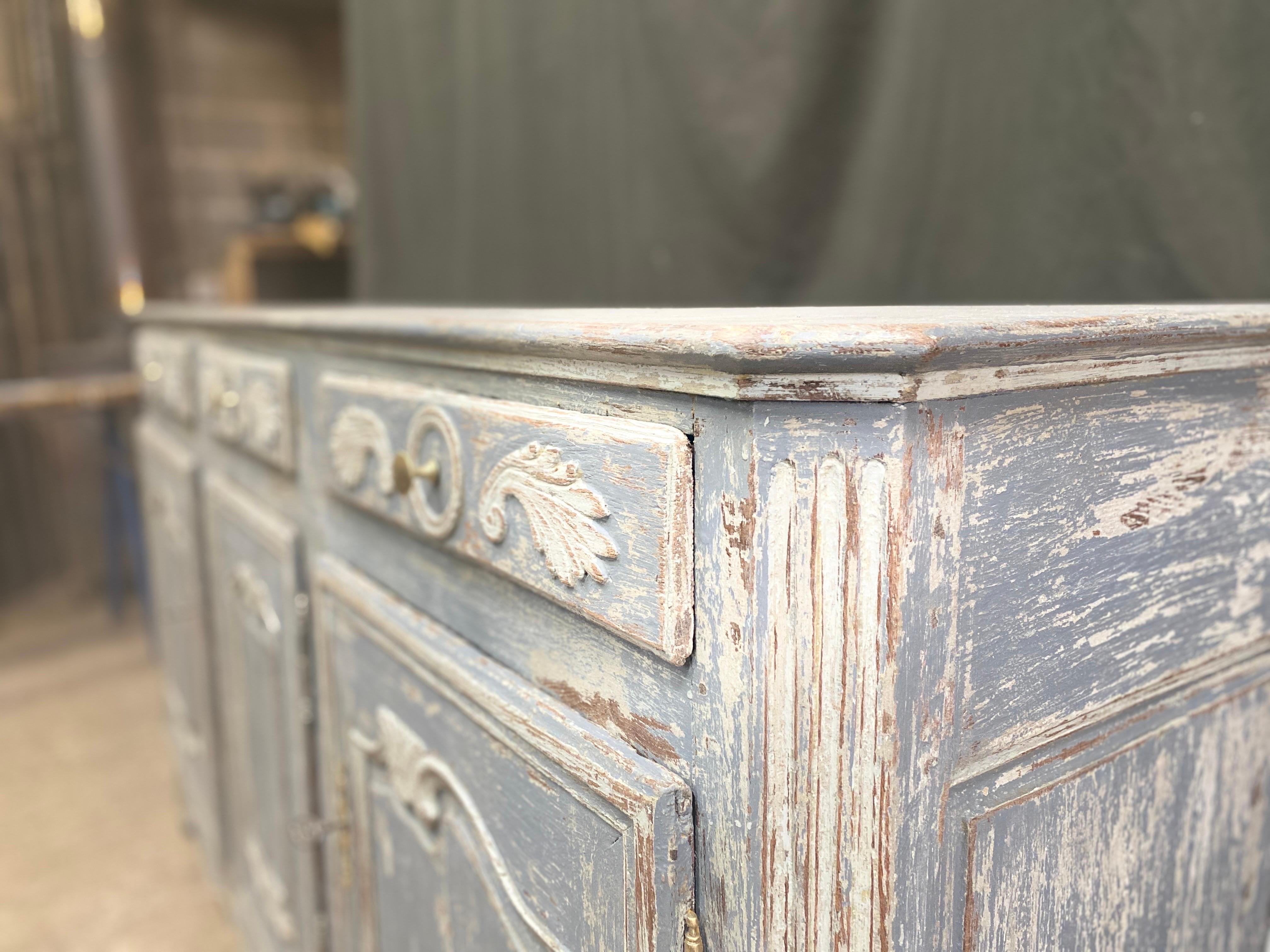 Sideboard 18th century Louis xiv In Excellent Condition For Sale In Somme-Leuze, BE