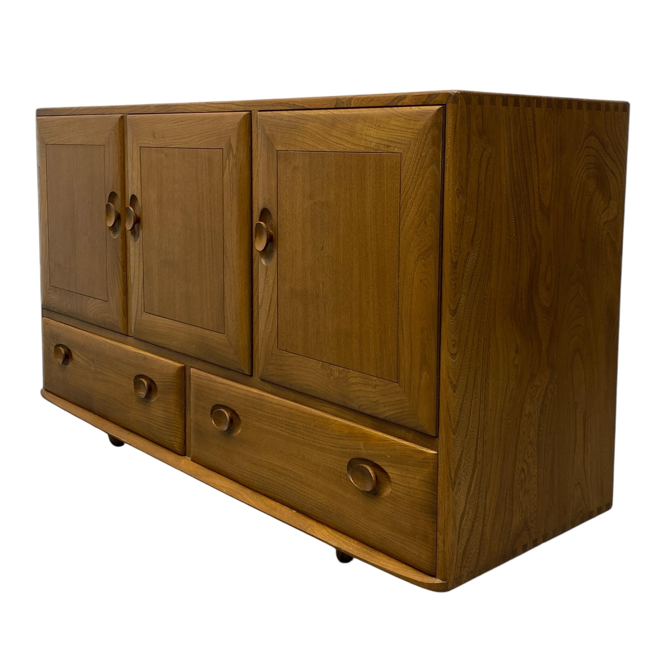 Sideboard 1970s Ercol Windsor Model 468 4