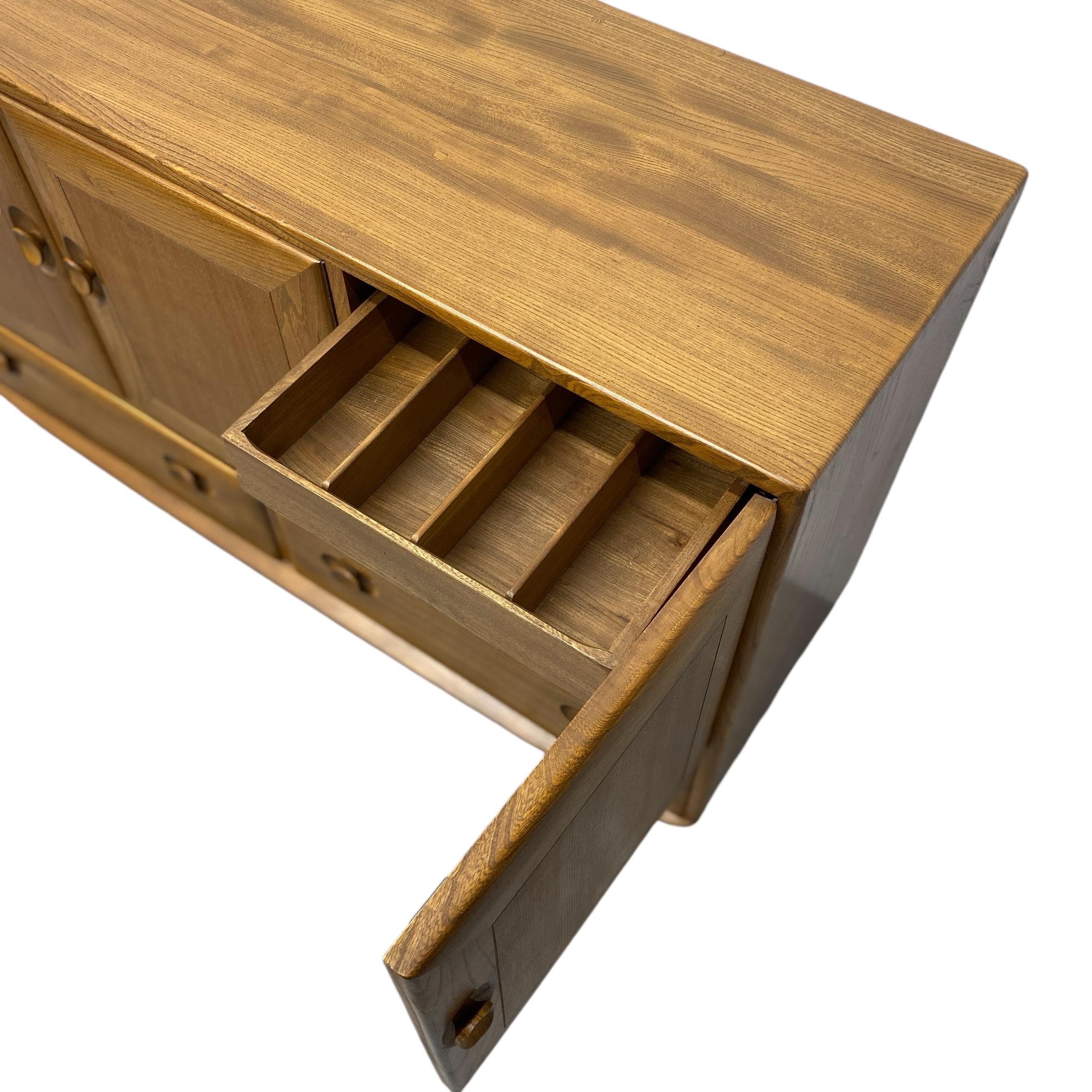 Sideboard 1970s Ercol Windsor Model 468 In Good Condition In Otley, GB