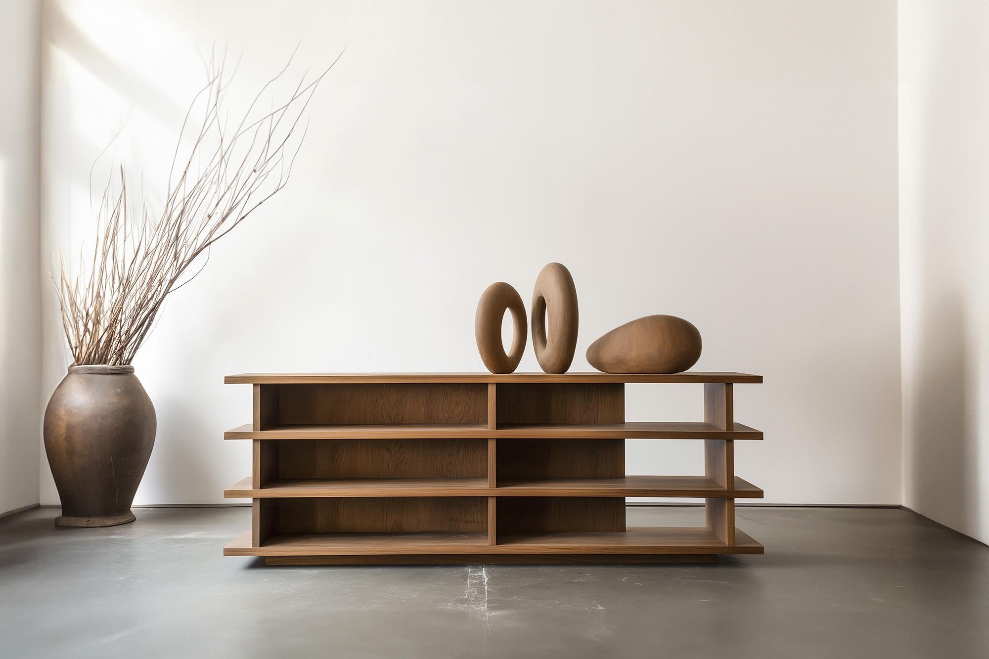 Sideboard 8, Gelassenes Design, Massivholz, Joel Escalonas skulpturale Eleganz (Moderne der Mitte des Jahrhunderts) im Angebot