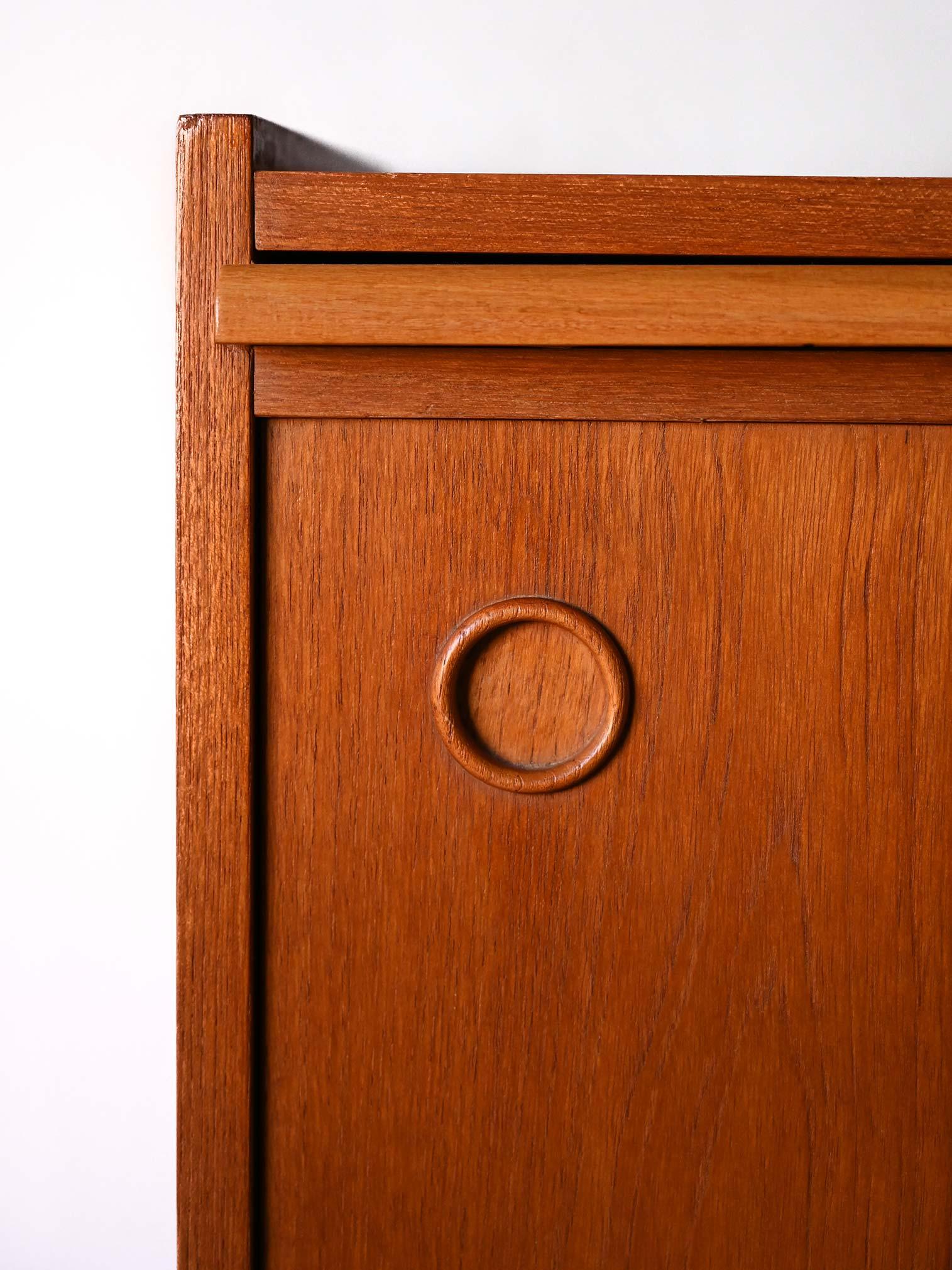 1960s sideboard with pull-out top For Sale 2