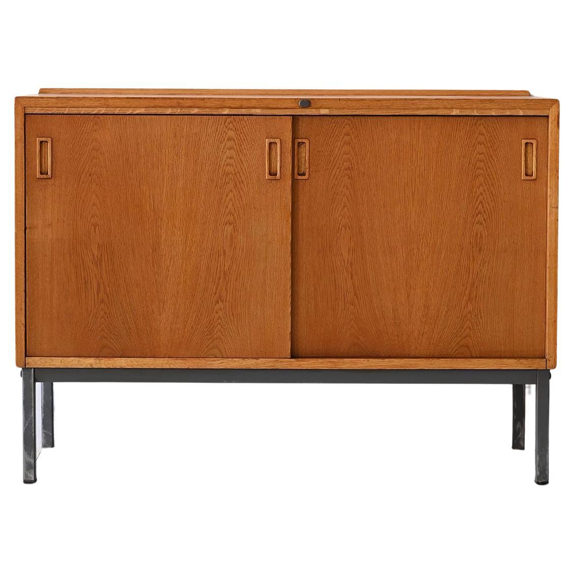 Buffet de bureau des années 1960