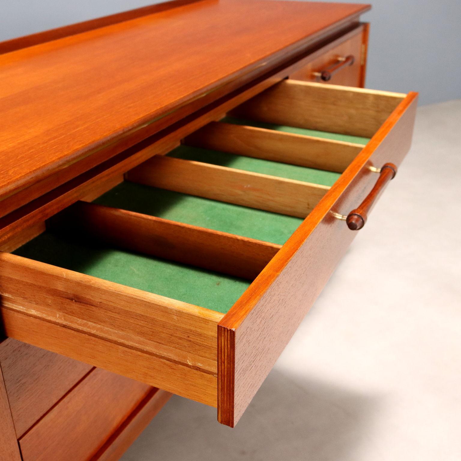 Teak Sideboard Anni '60 in teak restaurato in vendita