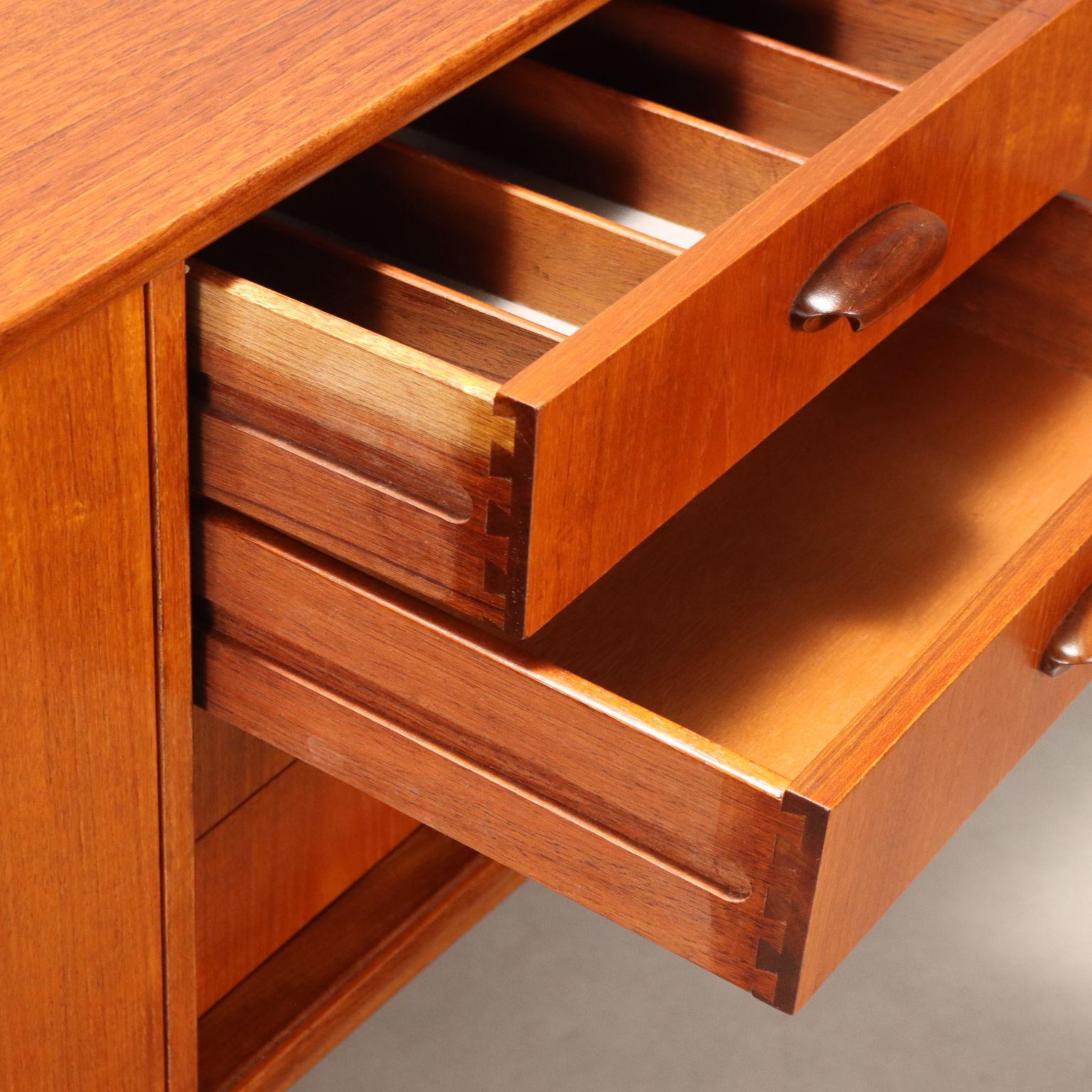 Impiallacciato Credenza Anni '60 Manifattura G-Plan in vendita