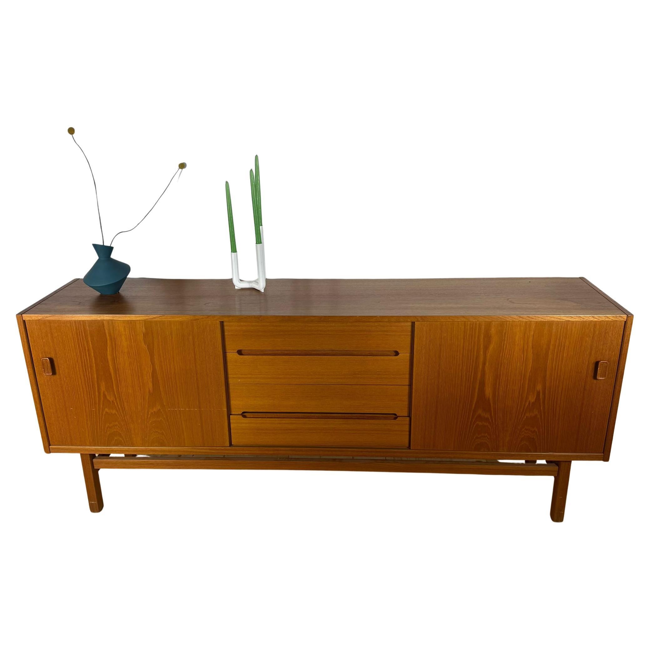 Buffet 
Arild
 par Nils Jonsson pour Troeds - Suède, 1960 en vente