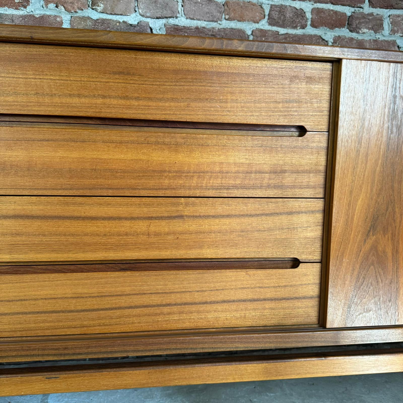 Veneer Sideboard 
