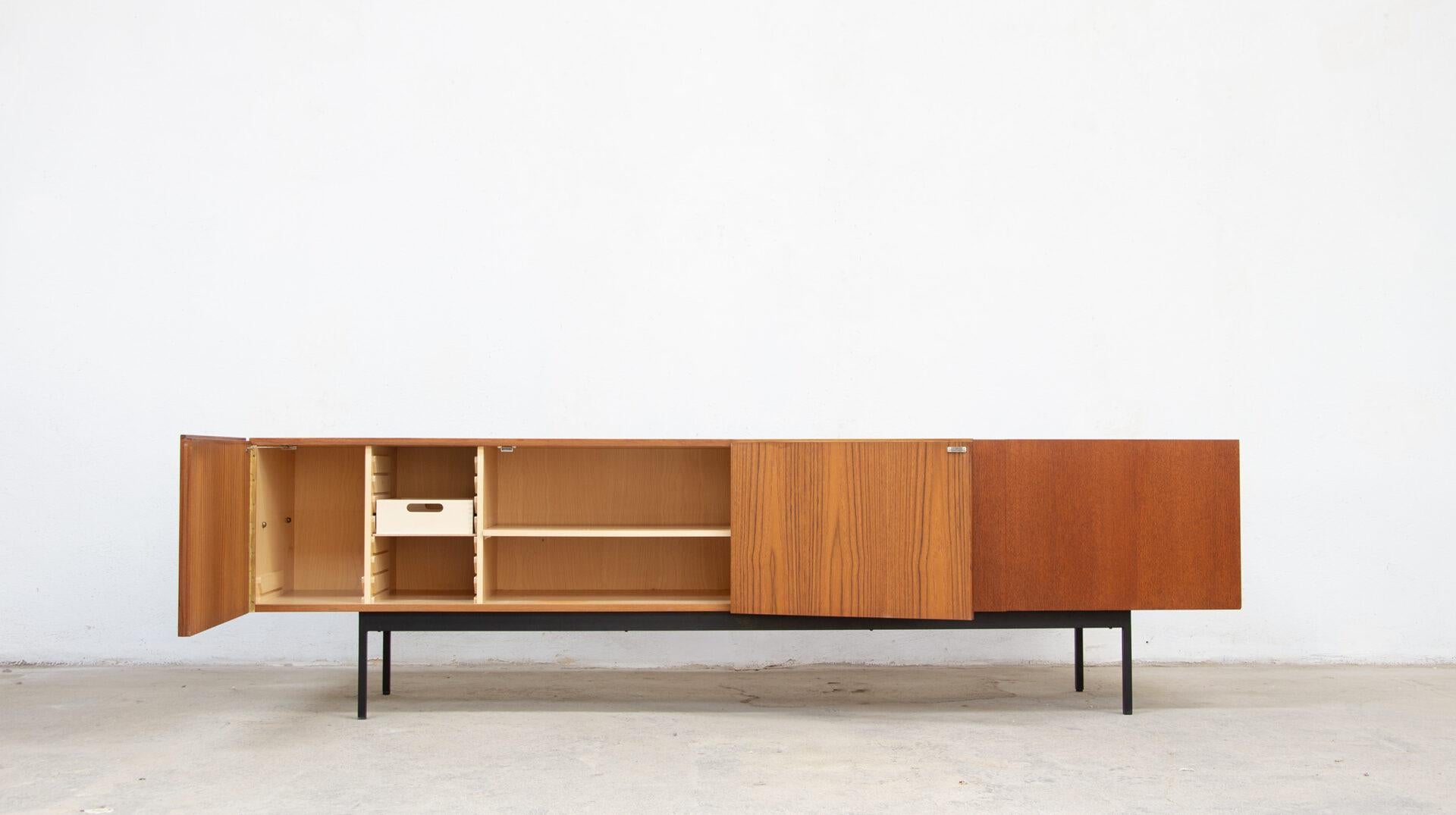 Svizzero Credenza B40 Dieter Waeckerlin Behr Edizione in vendita