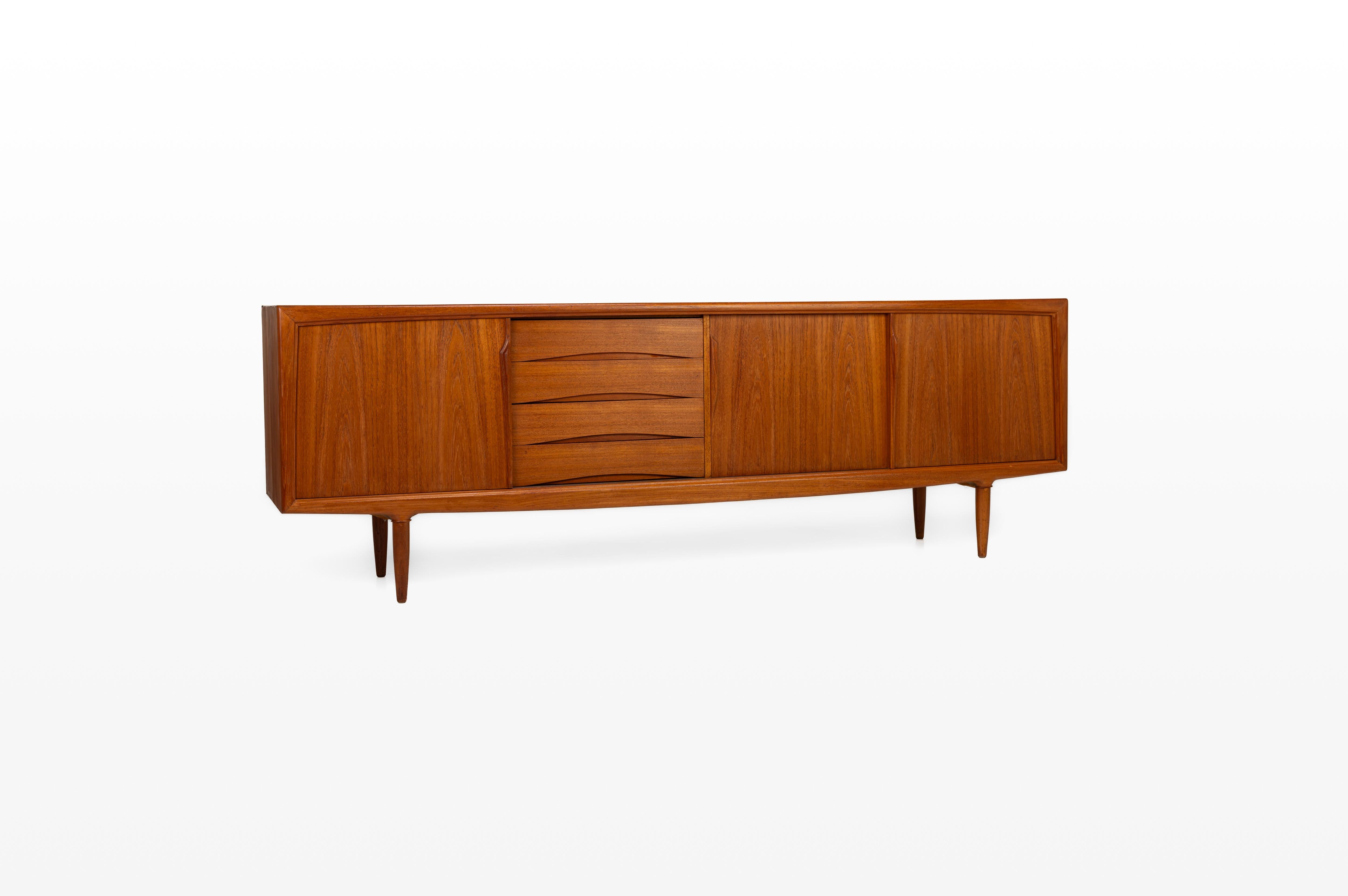 Aparador de Axel Christensen para Aco Furniture, Dinamarca, Años 60 Escandinavo moderno en venta