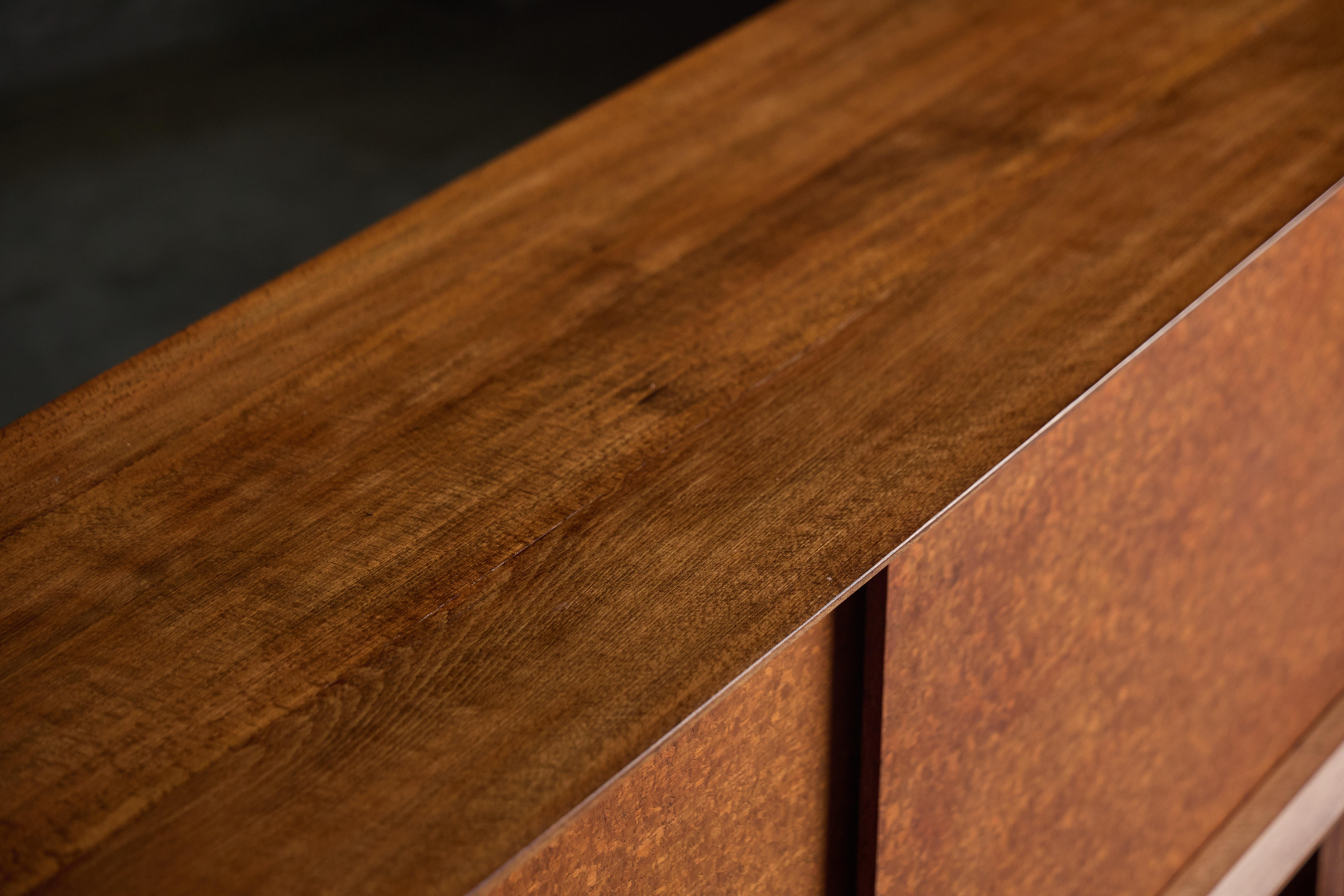 Sideboard von Charlotte Perriand & Atelier Jean Prouvé, Frankreich, 1954 (Moderne der Mitte des Jahrhunderts) im Angebot