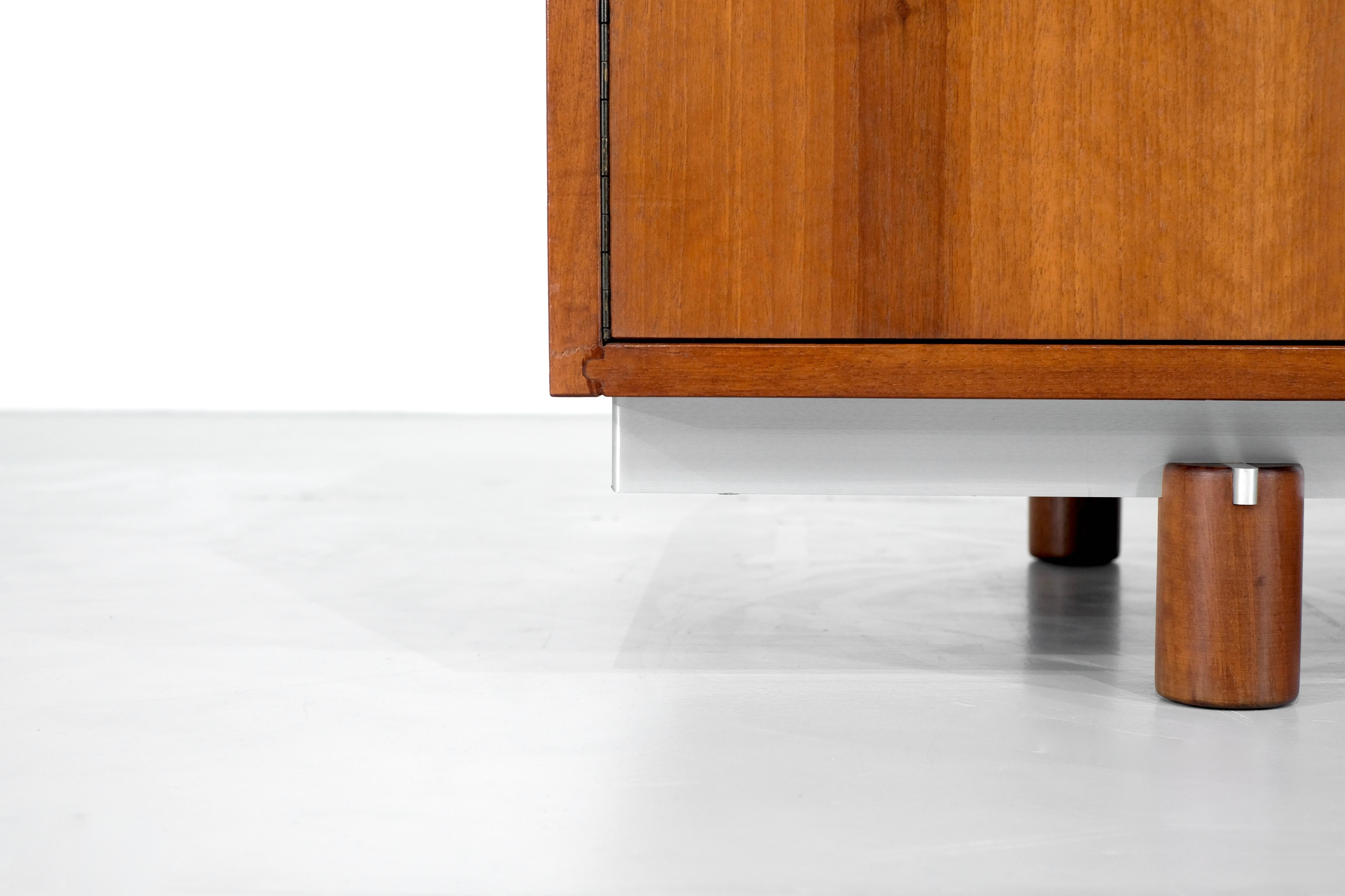 Sideboard by Gianfranco Frattini for Bernini, Italy 1960s. For Sale 3