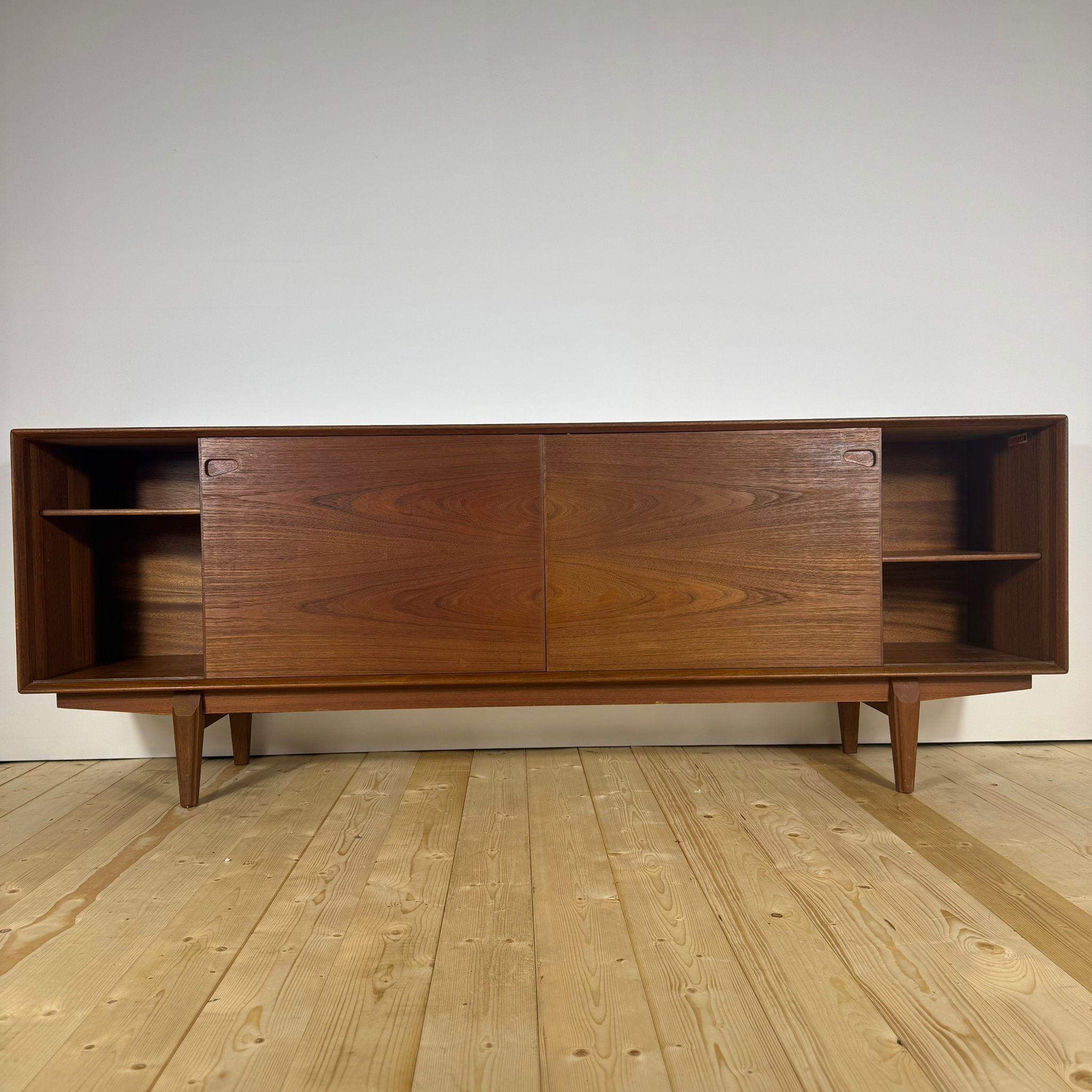 Danese Credenza di Henry Rosengren Hansen per Skovby, Danimarca 1960 in vendita