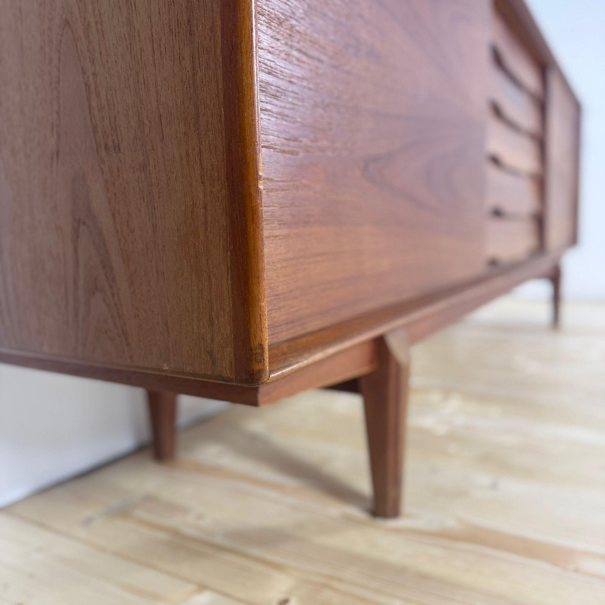 Metà XX secolo Credenza di Henry Rosengren Hansen per Skovby, Danimarca 1960 in vendita