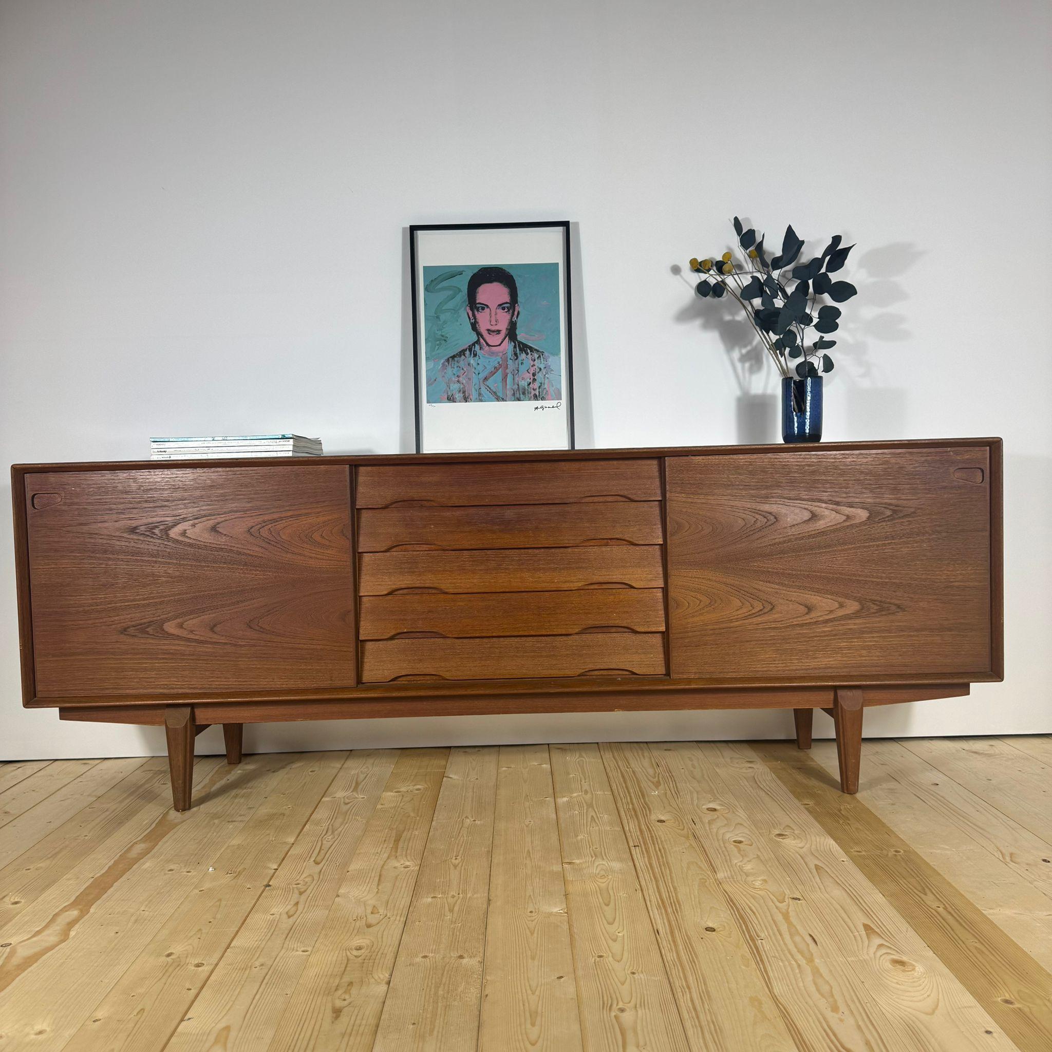 Teak Credenza di Henry Rosengren Hansen per Skovby, Danimarca 1960 in vendita