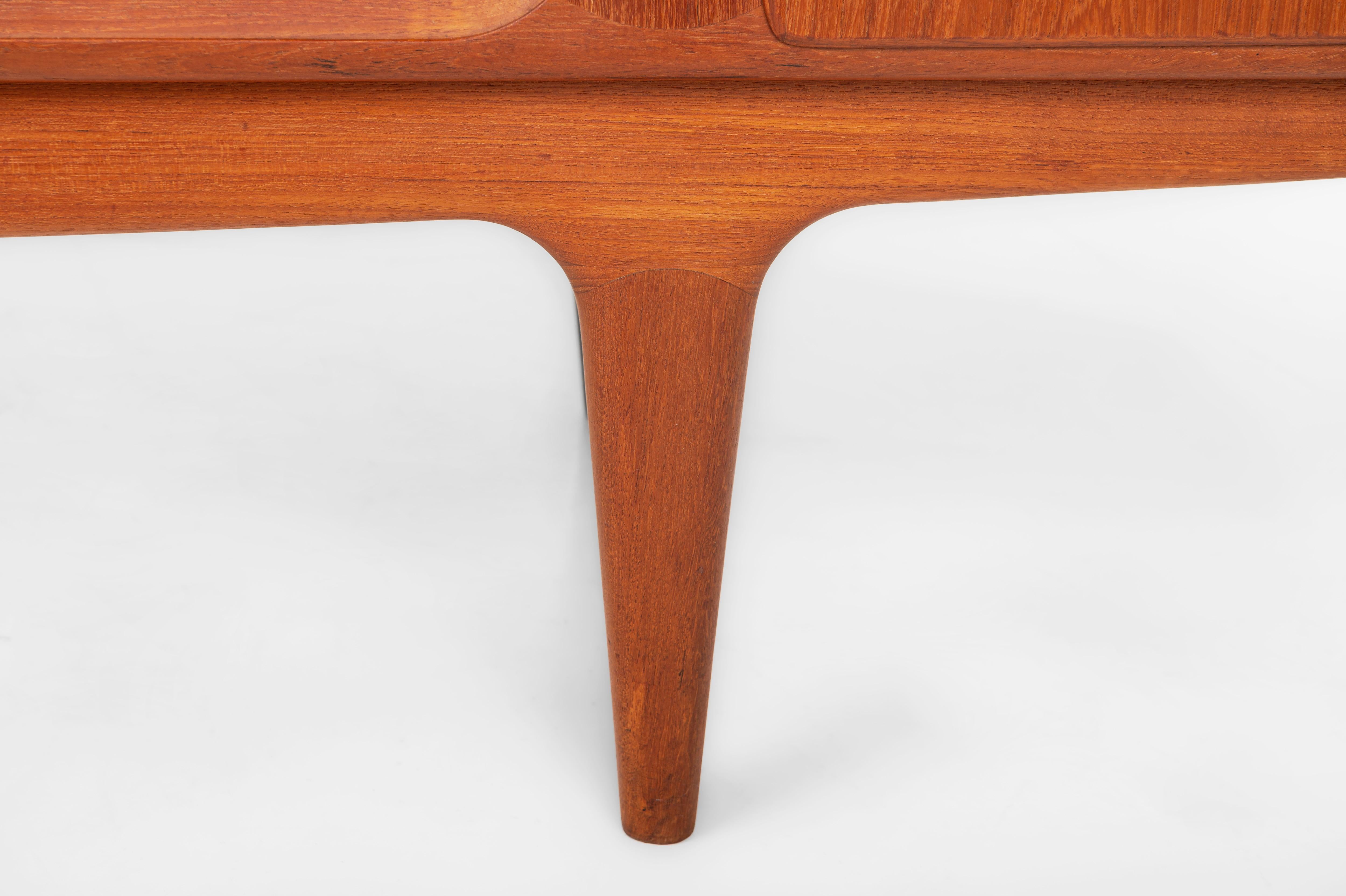 Credenza di Johannes Andersen per Uldum Møbelfabrik, Danimarca 1960 in vendita 1