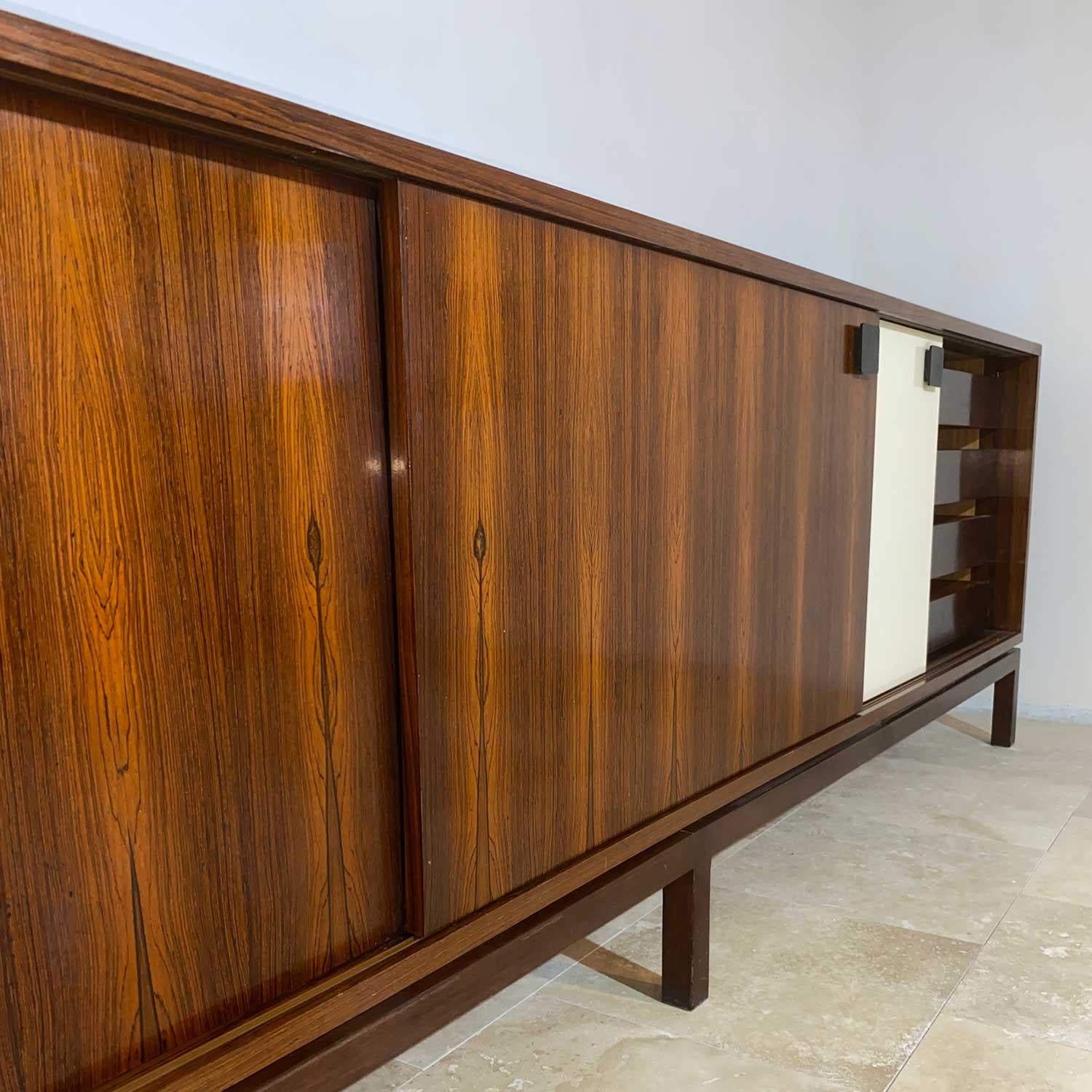 Mid-Century Modern sideboard by Tito Agnoli for La Linea furniture Italy For Sale