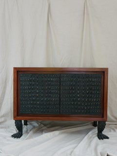 Credenza in bronzo, legno e cristallo di rocca di Patrick Laroche