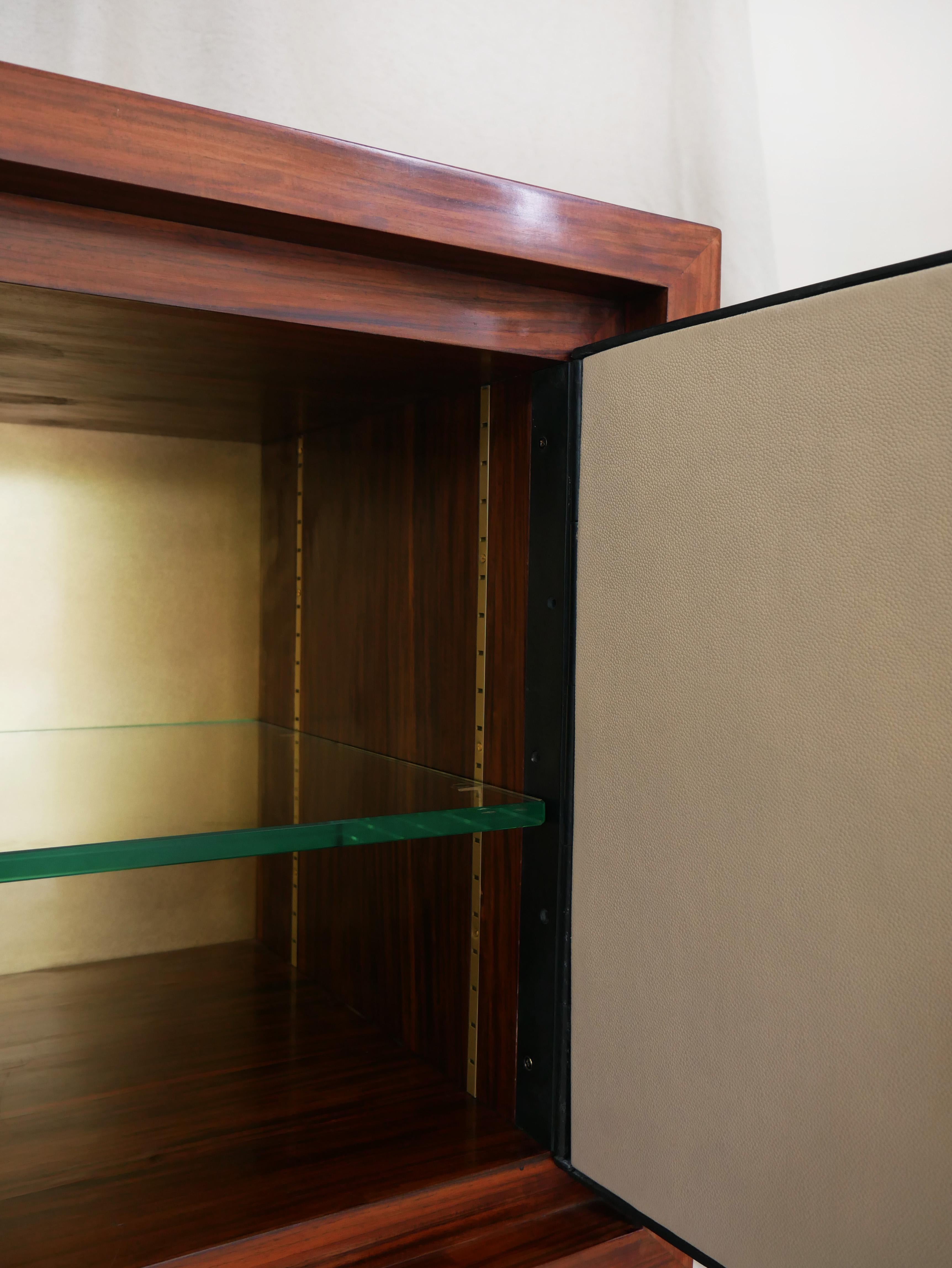 XXI secolo e contemporaneo Credenza in bronzo, legno e cristallo di rocca di Patrick Laroche in vendita