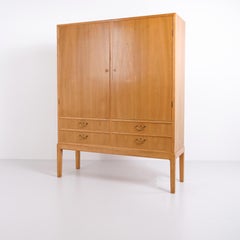 Buffet en noyer clair par Ole Wanscher pour A.J. Iversen, années 1940