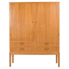 Buffet en noyer clair par Ole Wanscher pour A.J. Iversen, années 1940
