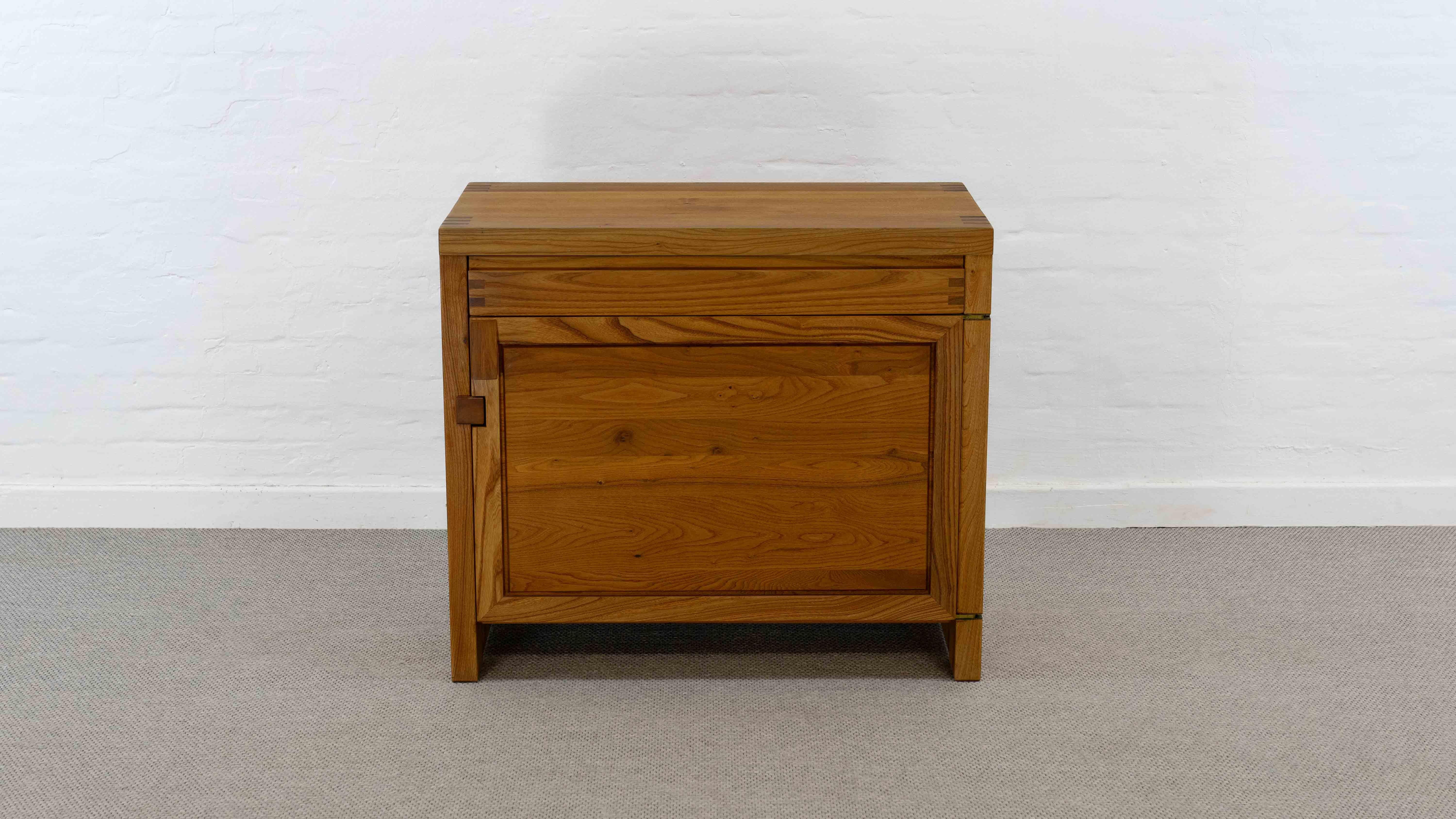 Buffet modèle R09 de Pierre Chapo en orme massif, vers 1965 en vente 4