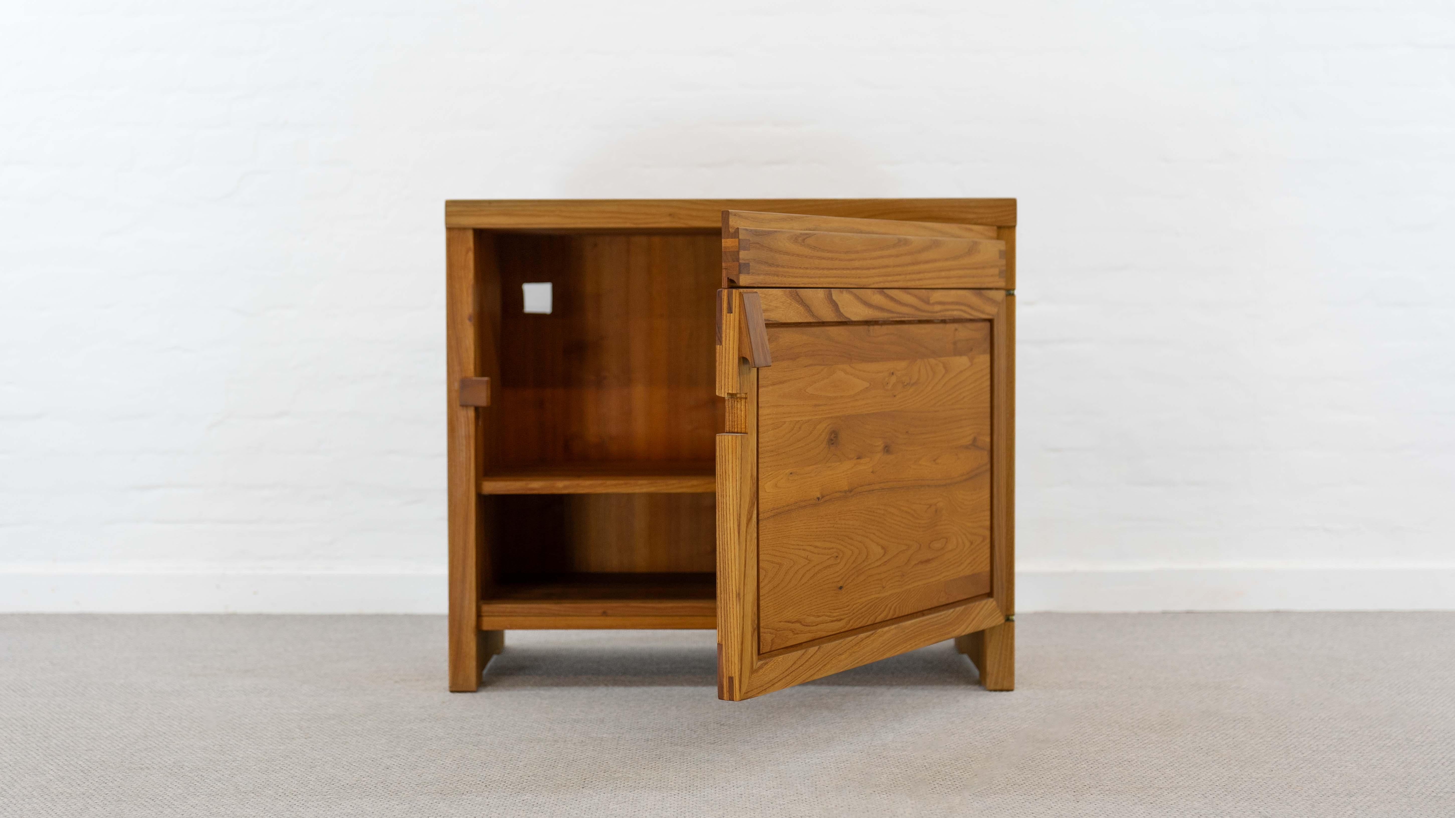 Mid-Century Modern Buffet modèle R09 de Pierre Chapo en orme massif, vers 1965 en vente