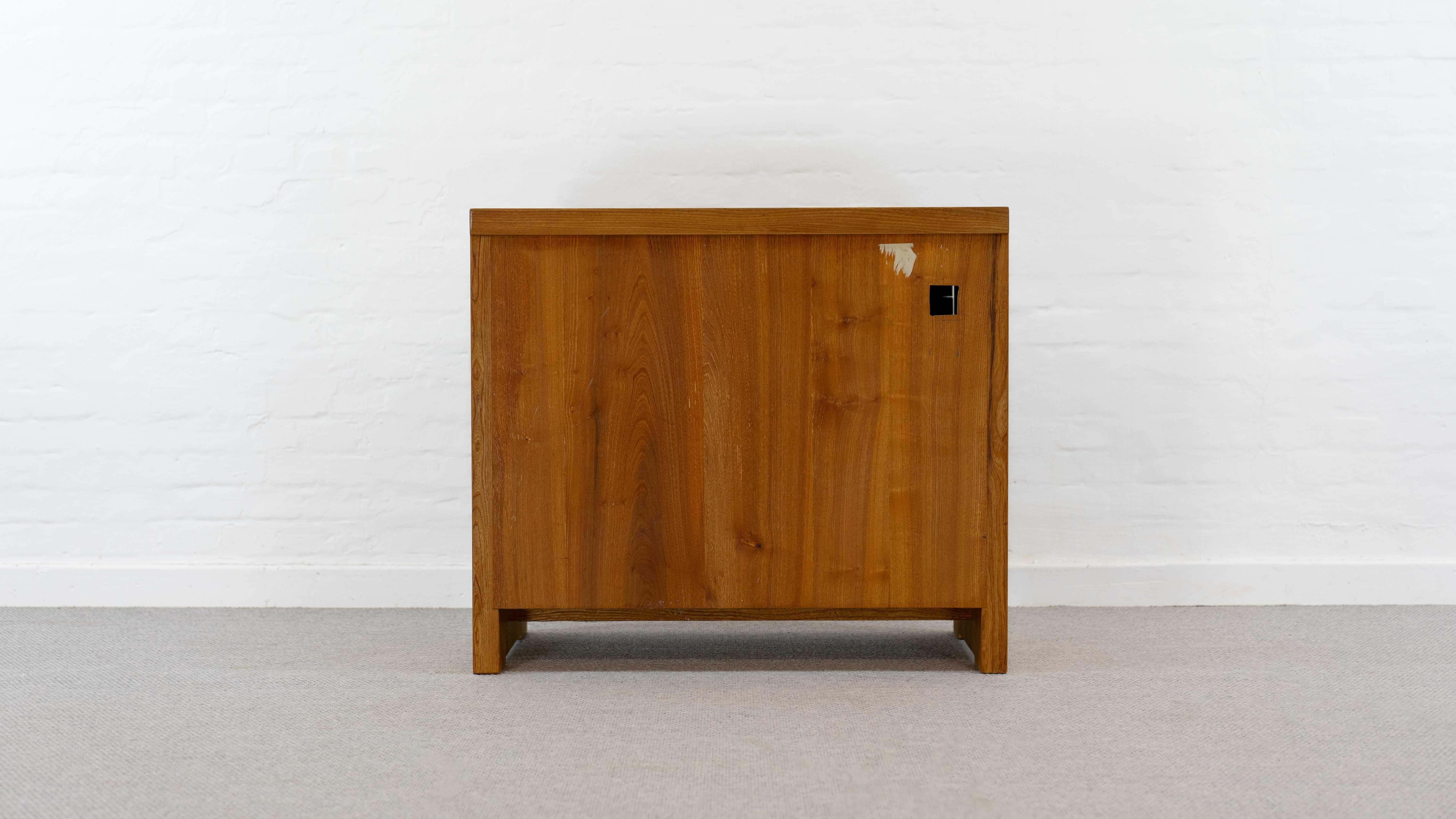 Buffet modèle R09 de Pierre Chapo en orme massif, vers 1965 en vente 1