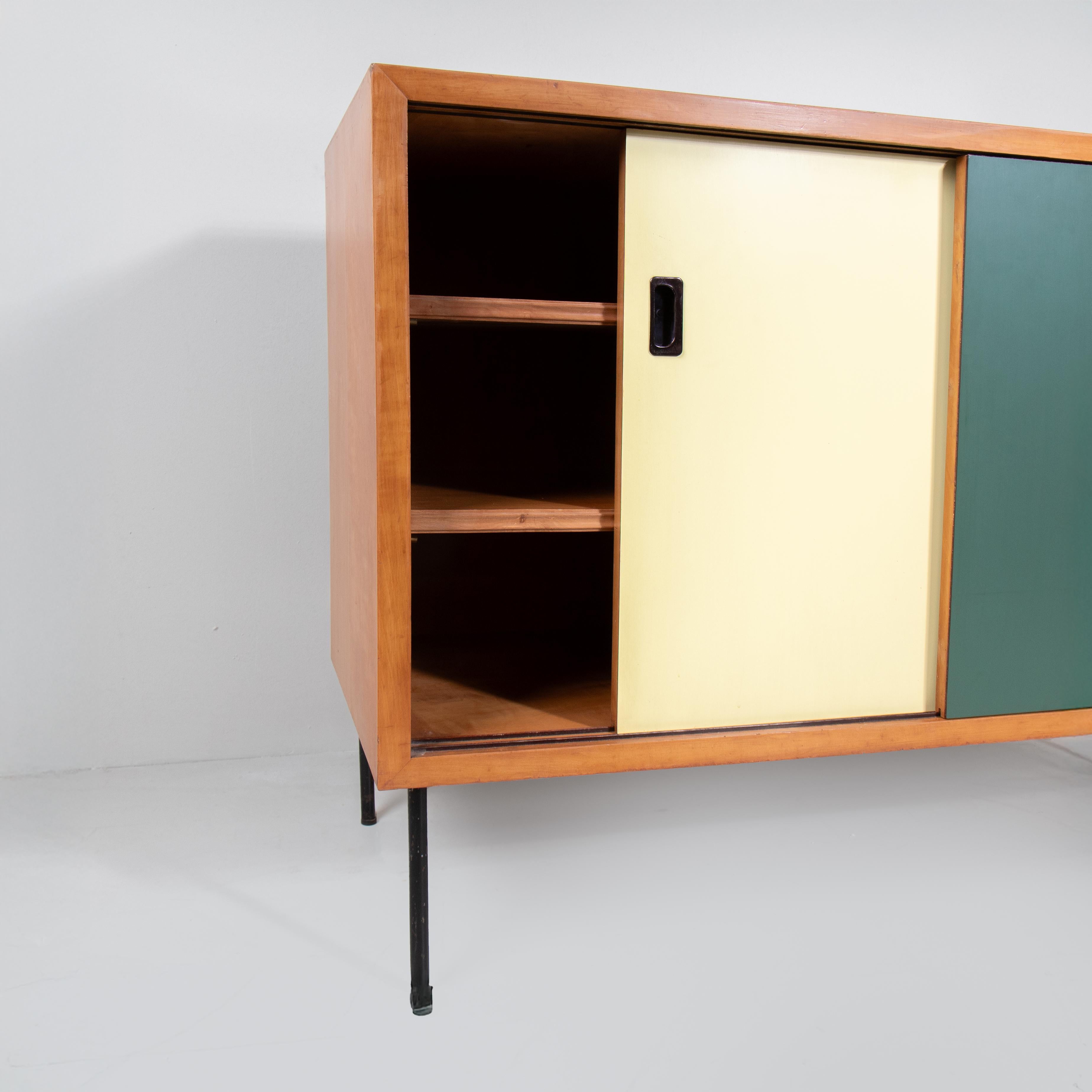European Sideboard verde e giallo in legno e formica, 1960 in vendita