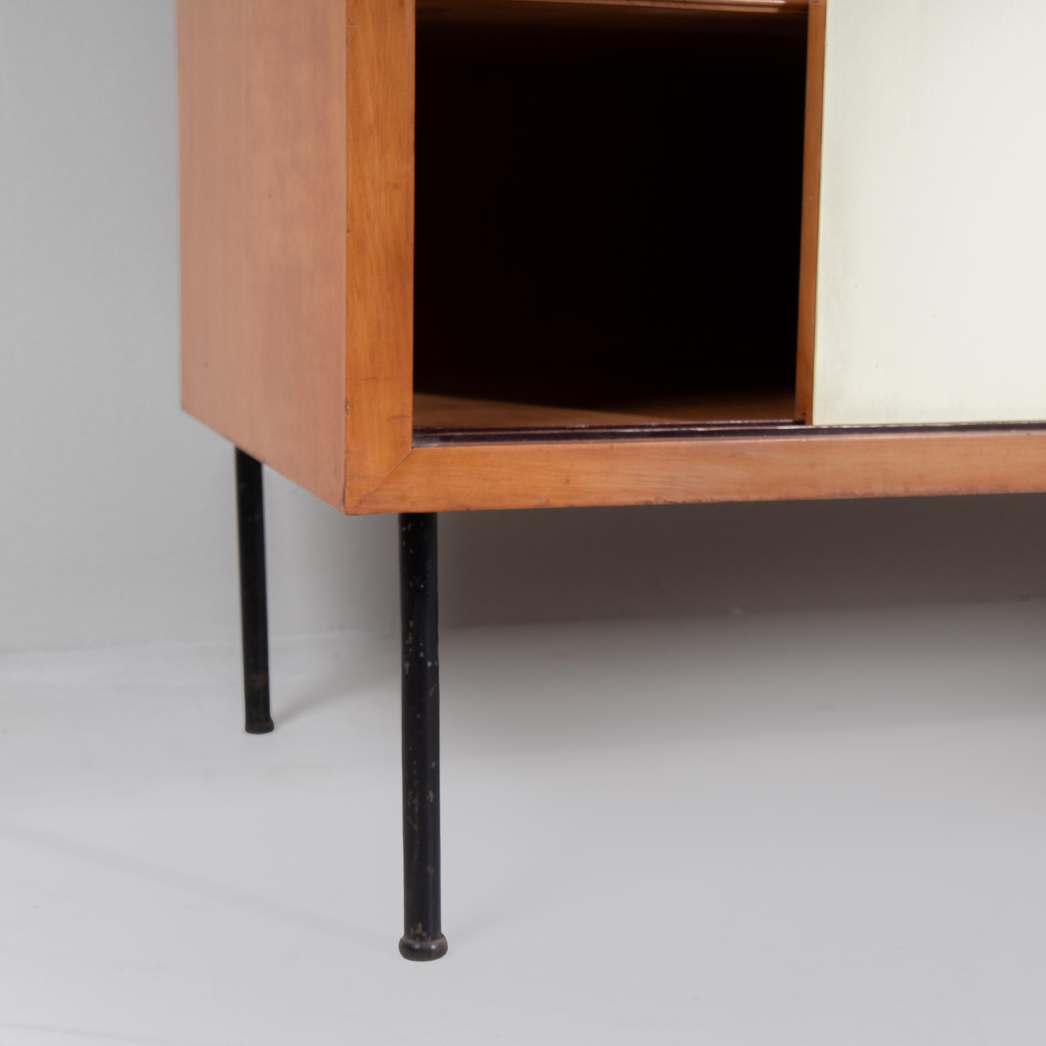 Sideboard verde e giallo in legno e formica, 1960 In condizioni buone in vendita a Milano, Lombardia