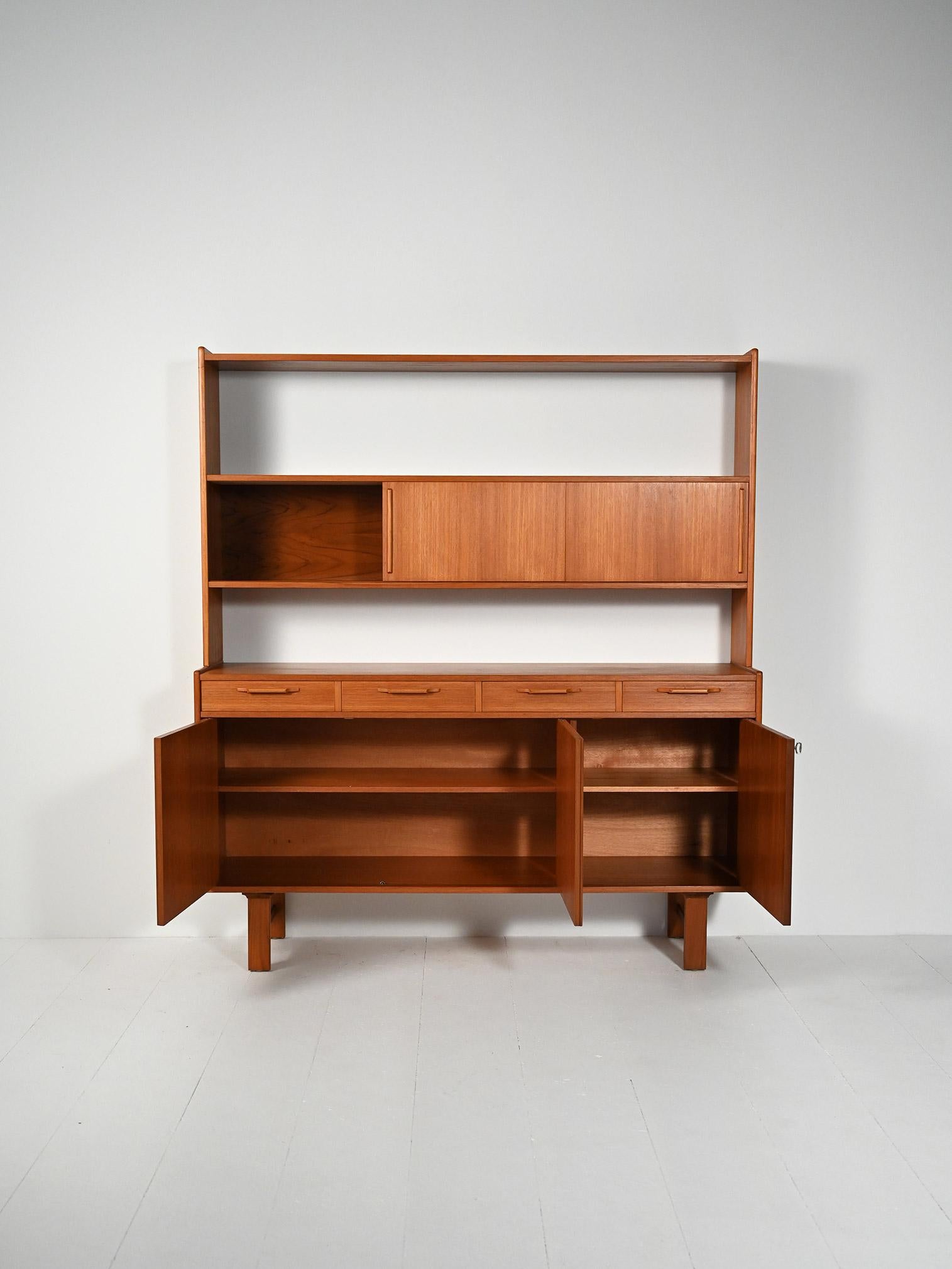 Scandinavian Modern Sideboard con libreria in teak, anni ’60 For Sale