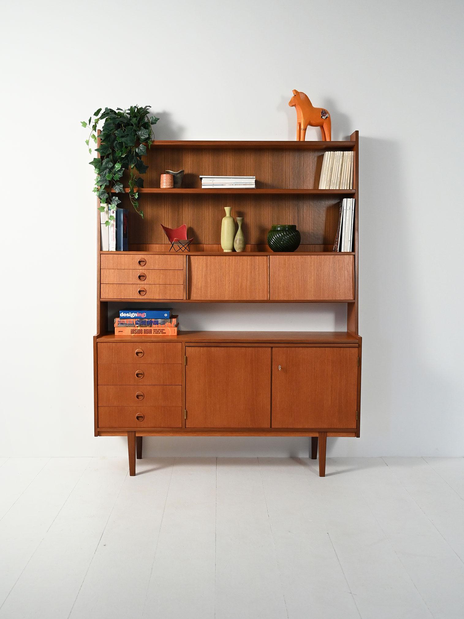 Scandinavian Modern Sideboard con libreria in teak e mogano For Sale