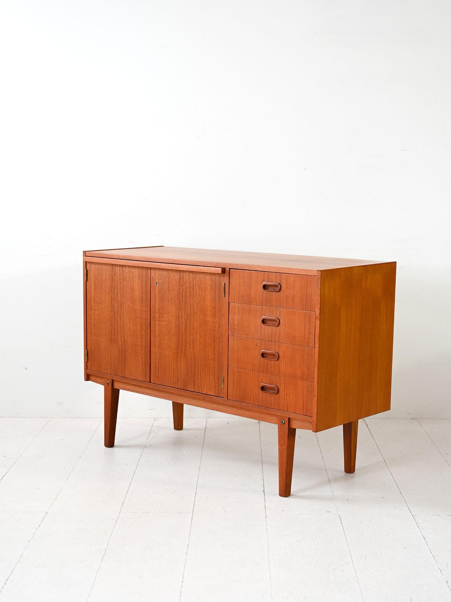 Sideboard with pull-out top In Good Condition For Sale In Brescia, IT