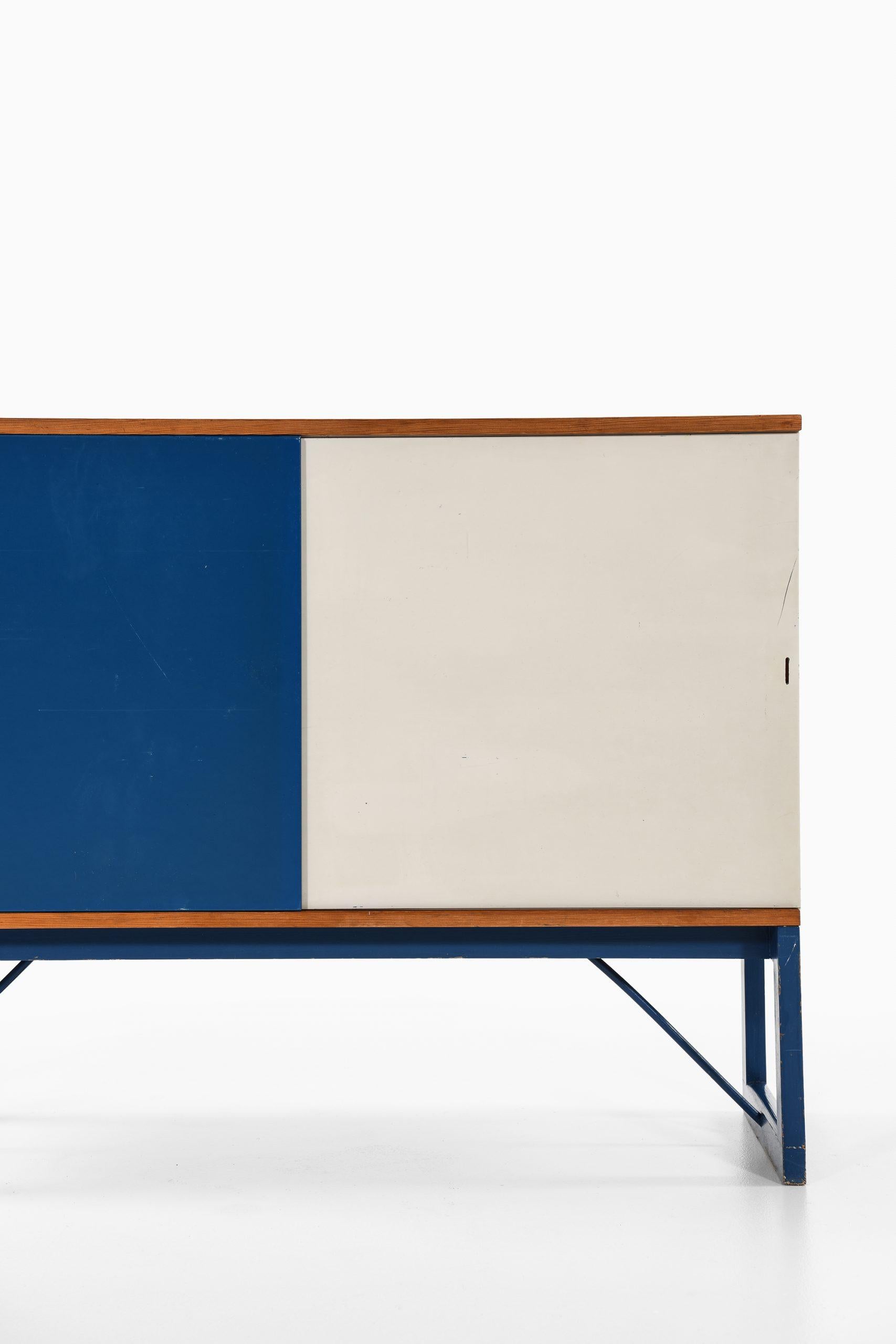 Scandinavian Modern Sideboard / Console Table