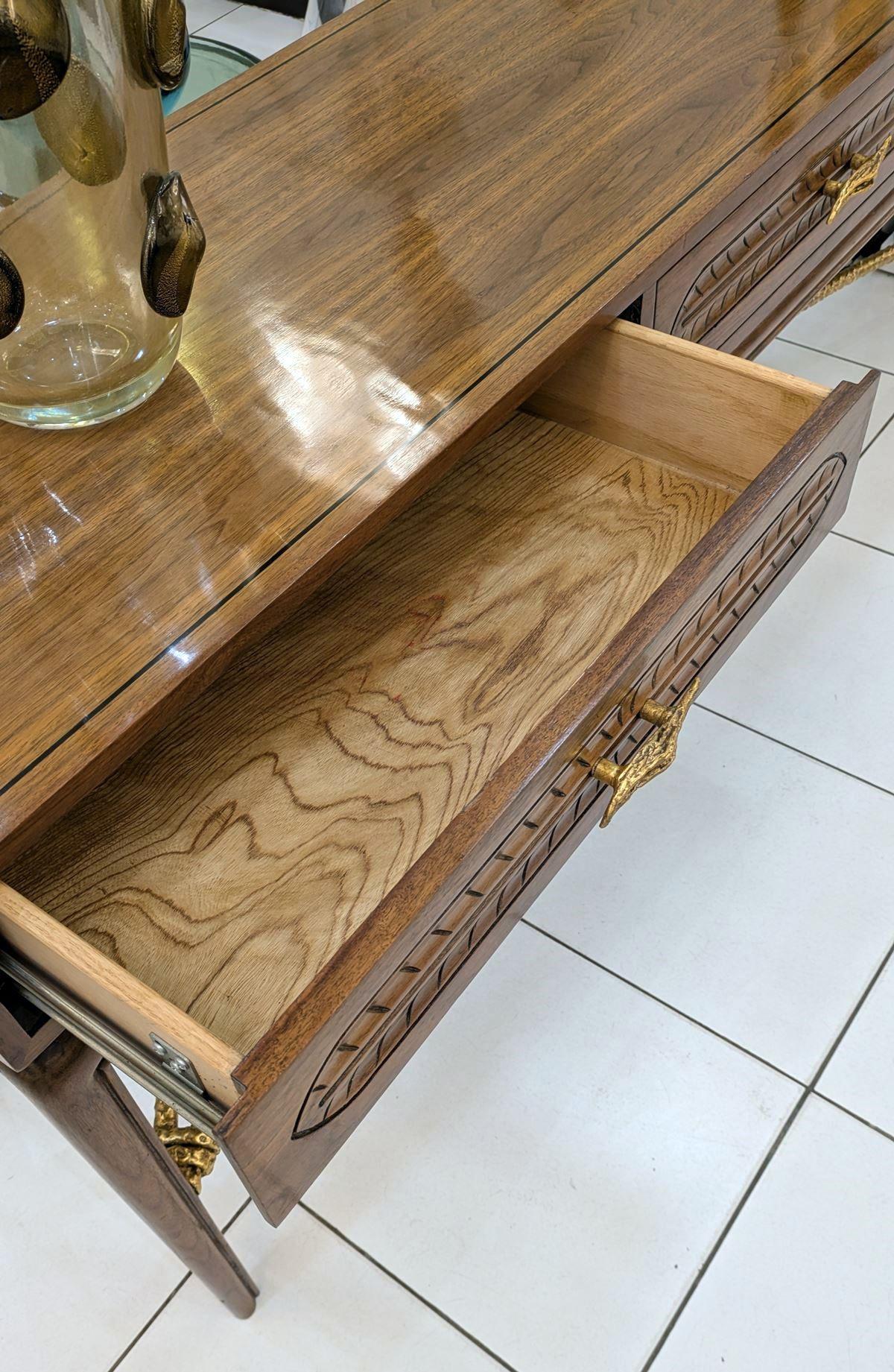 XX secolo Credenza/console con 3 cassetti, 1940 circa, legno e bronzo in vendita