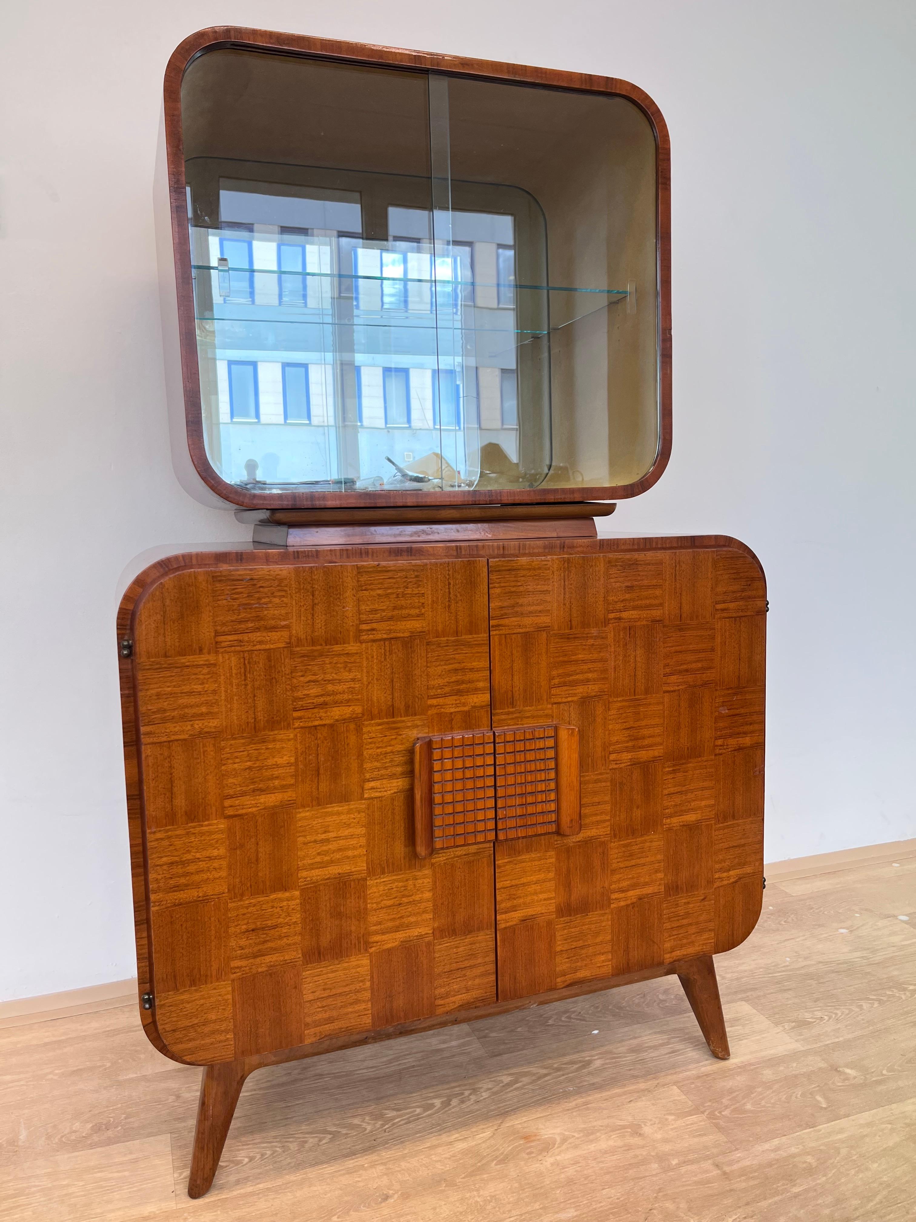 - Czechoslovakia, 1930s
- designer: Jindrich Halabala
- original good condition, refreshed
- marked by manufacturer
- publicated in books and catalogues
- rare to find
jr