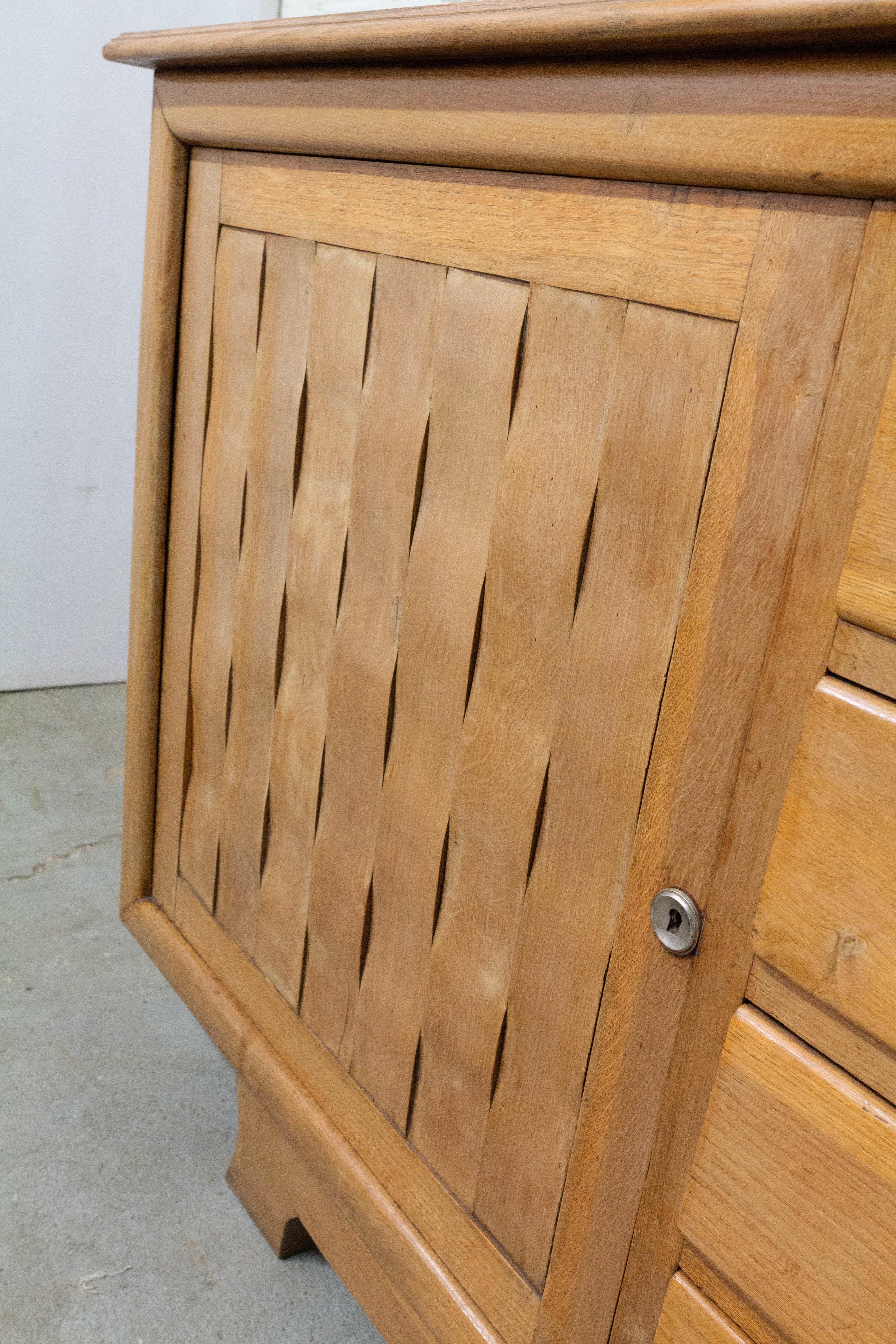 French Enfilade Sideboard Credenza Oak Buffet, circa 1950 In Good Condition In Labrit, Landes