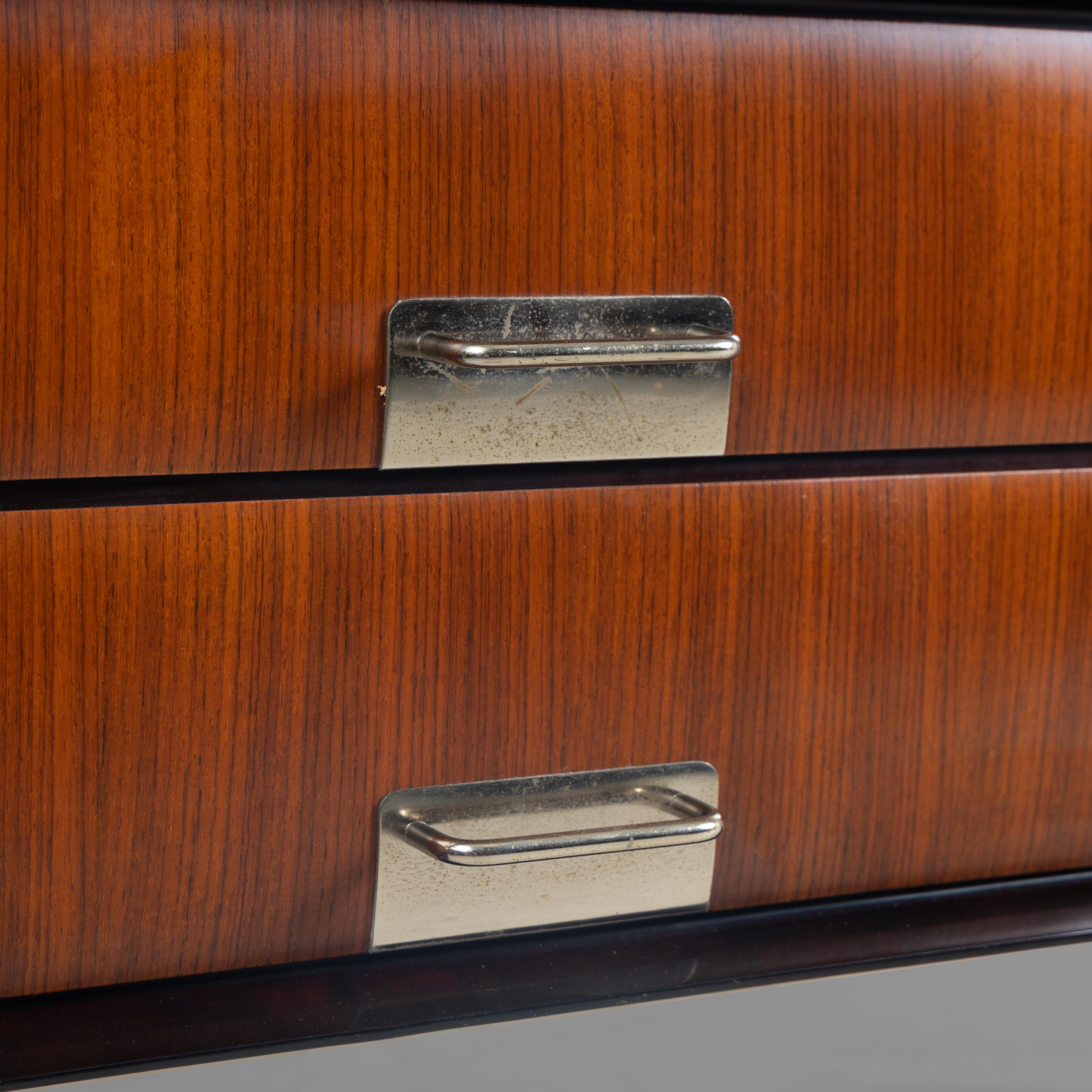Sideboard Credenza mit Spiegel Silvio Cavatorta, 1950 Holz Glas Mid-century im Angebot 4