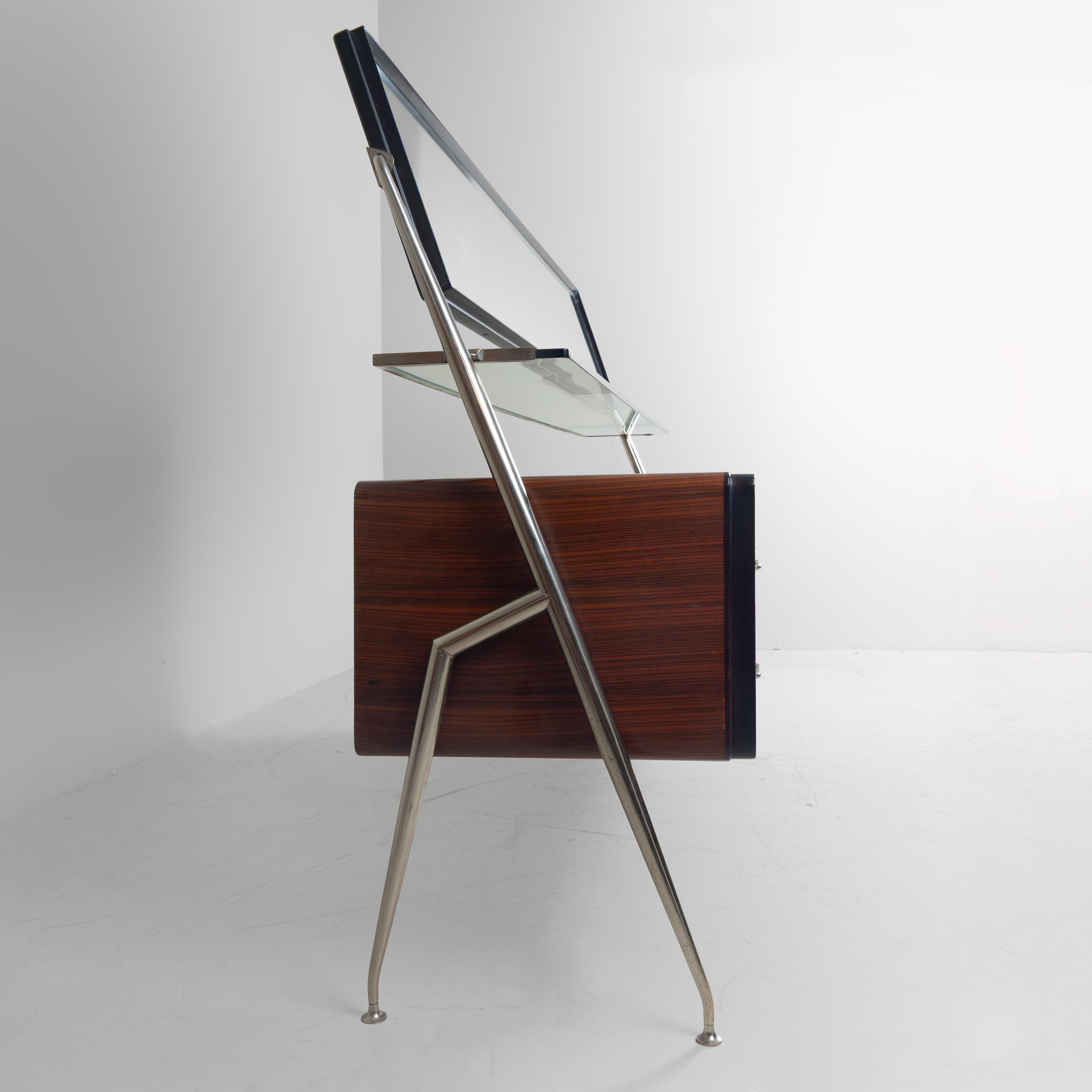Sideboard Credenza mit Spiegel Silvio Cavatorta, 1950 Holz Glas Mid-century (Italienisch) im Angebot