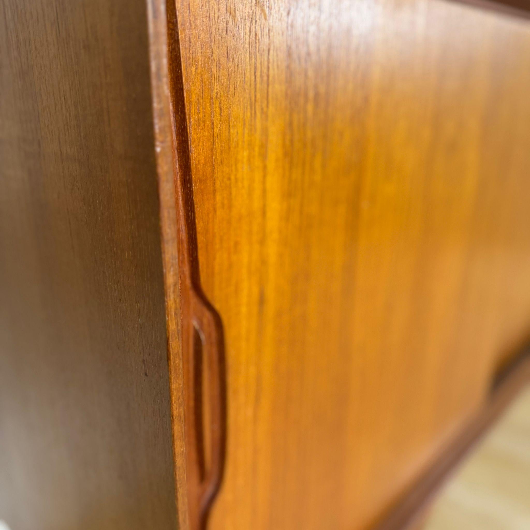 Danese Credenza danese anni '60 in teak in vendita