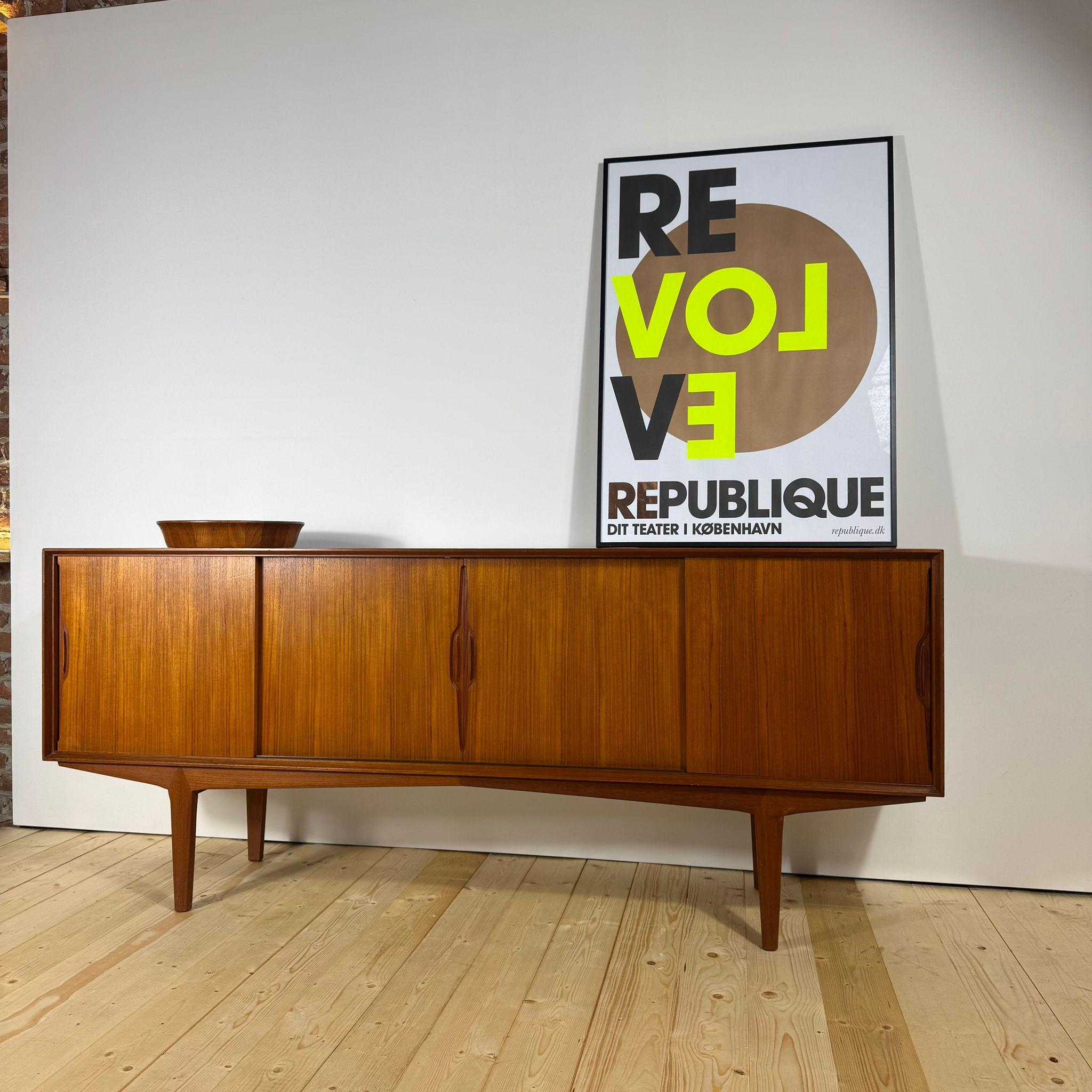 Credenza danese anni '60 in teak In condizioni buone in vendita a Torino, IT