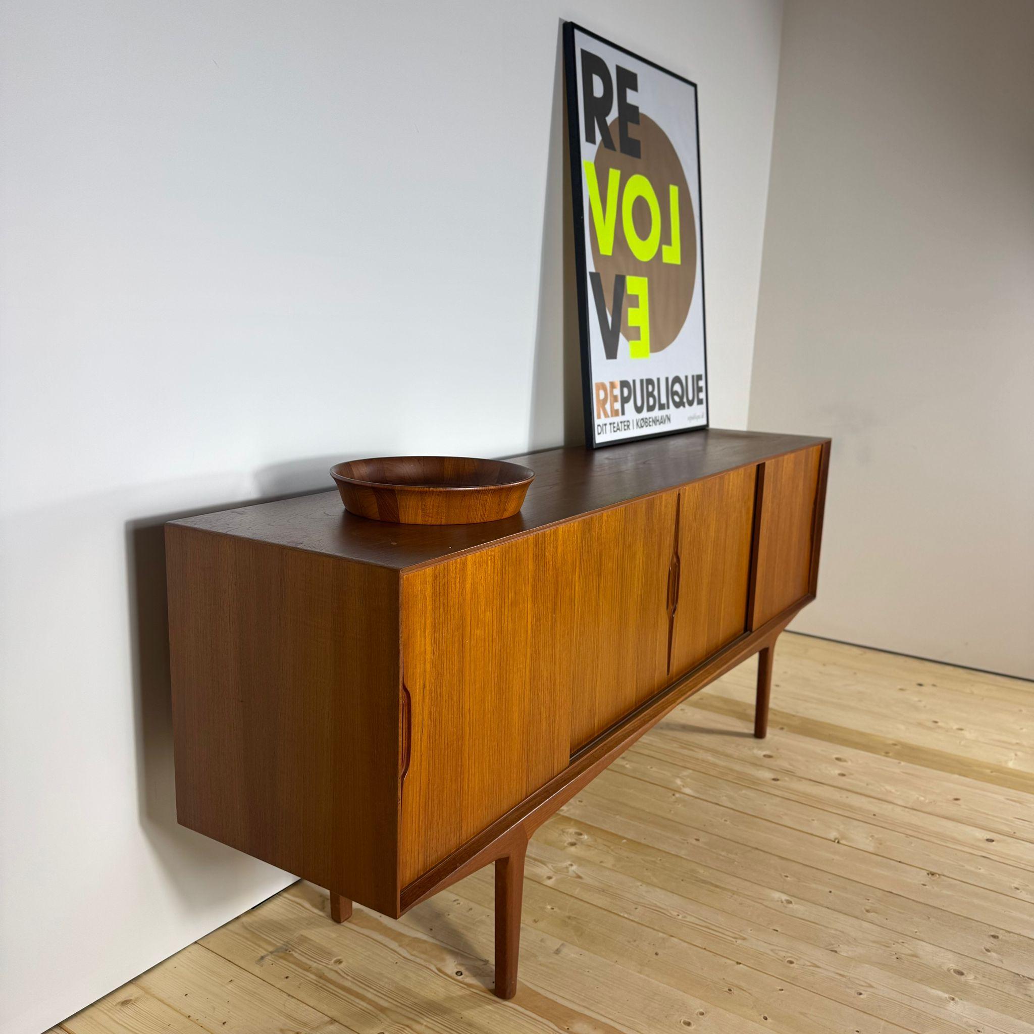 Metà XX secolo Credenza danese anni '60 in teak in vendita