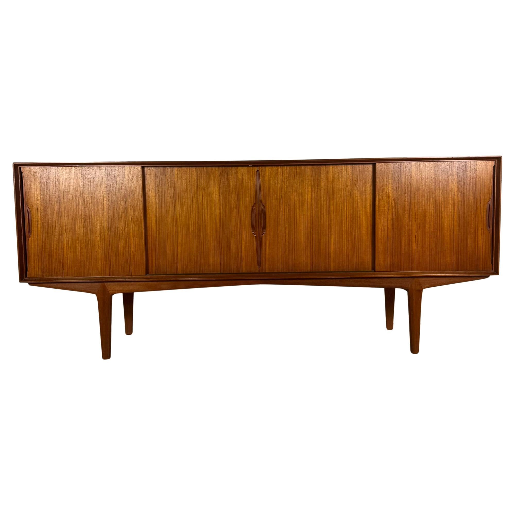 Sideboard danese anni ’60 in teak