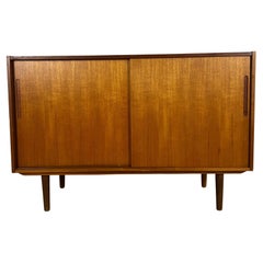 Credenza danese in teak con ante scorrevoli - Anni '60