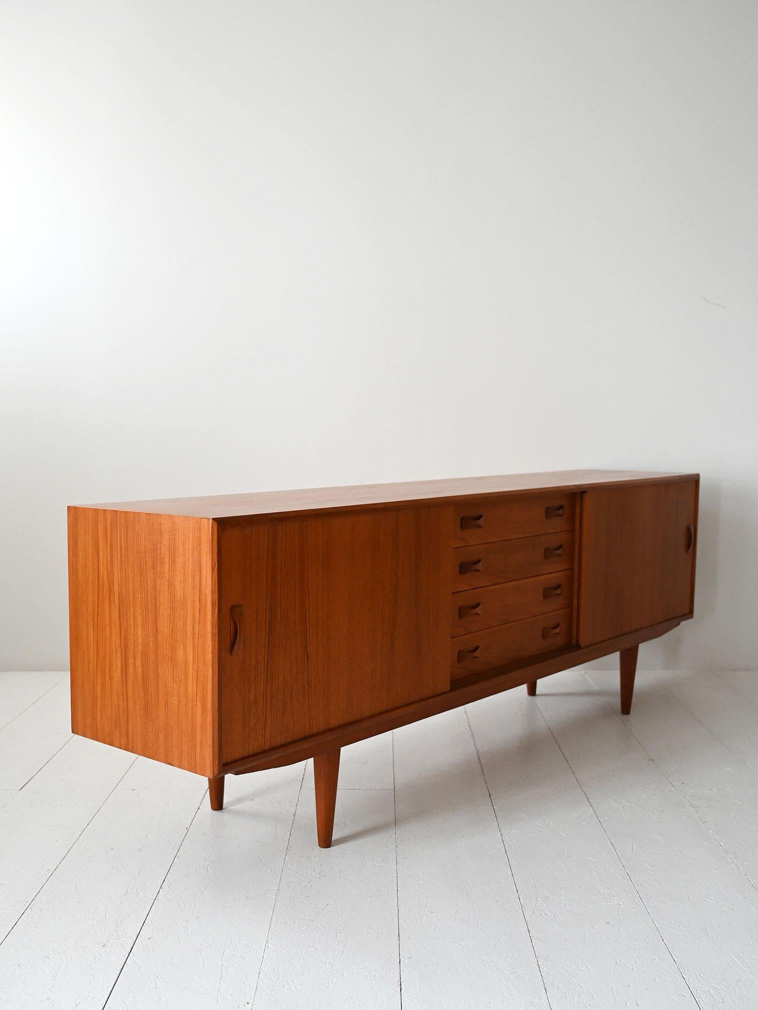 Sideboard danese vintage Clausen & Søn in teak In Good Condition For Sale In Brescia, IT