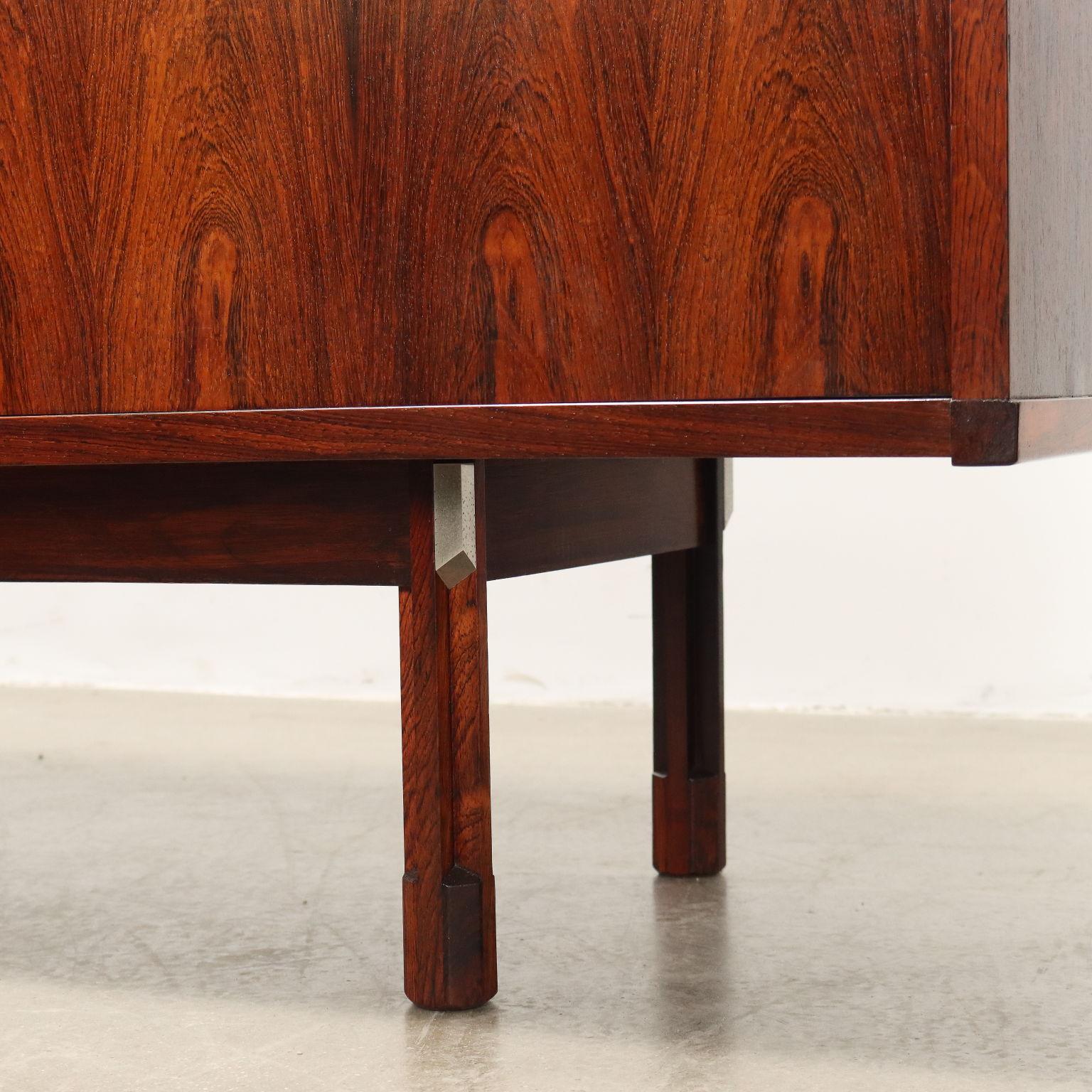 Buffet des années 1960 du centre Excellent état - En vente à Milano, IT