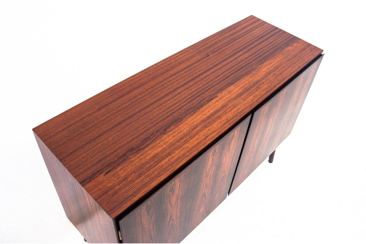 Sideboard Designed by Gunni Omann, Denmark, 1960s, Restored In Good Condition For Sale In Chorzów, PL