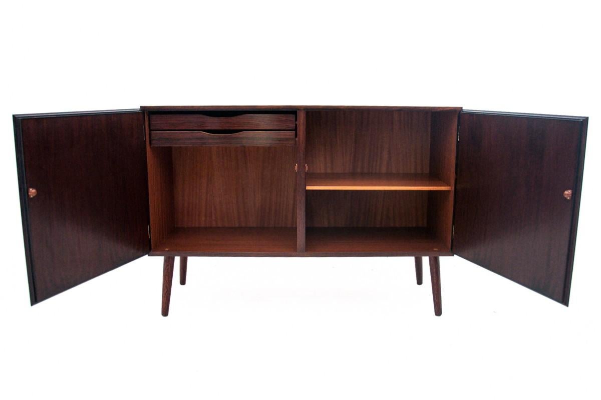 Milieu du XXe siècle Enfilade conçu par Gunni Omann, Danemark, années 1960, restauré en vente