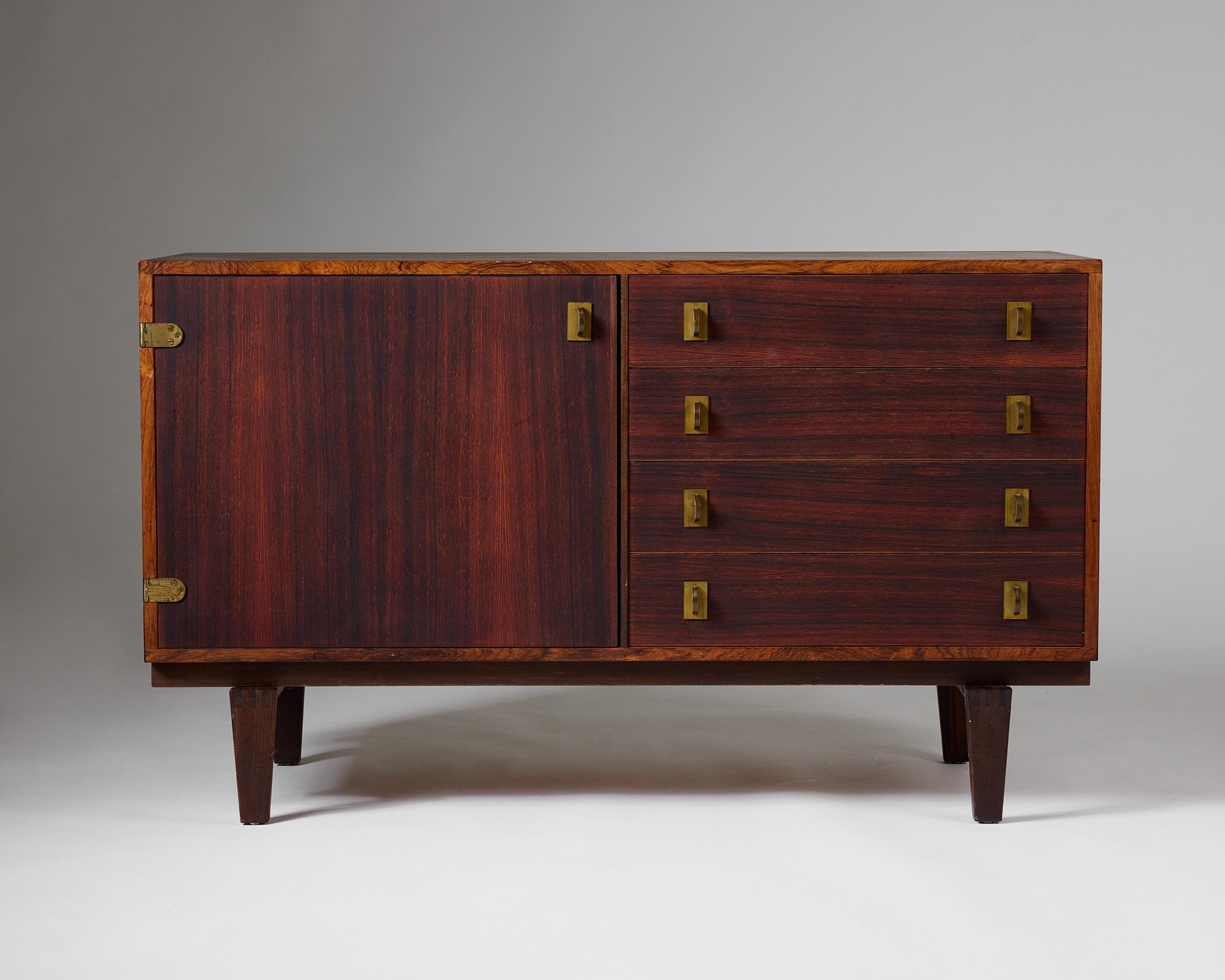 Danois Buffet Designé par Peter Løvig Nielsen en vente